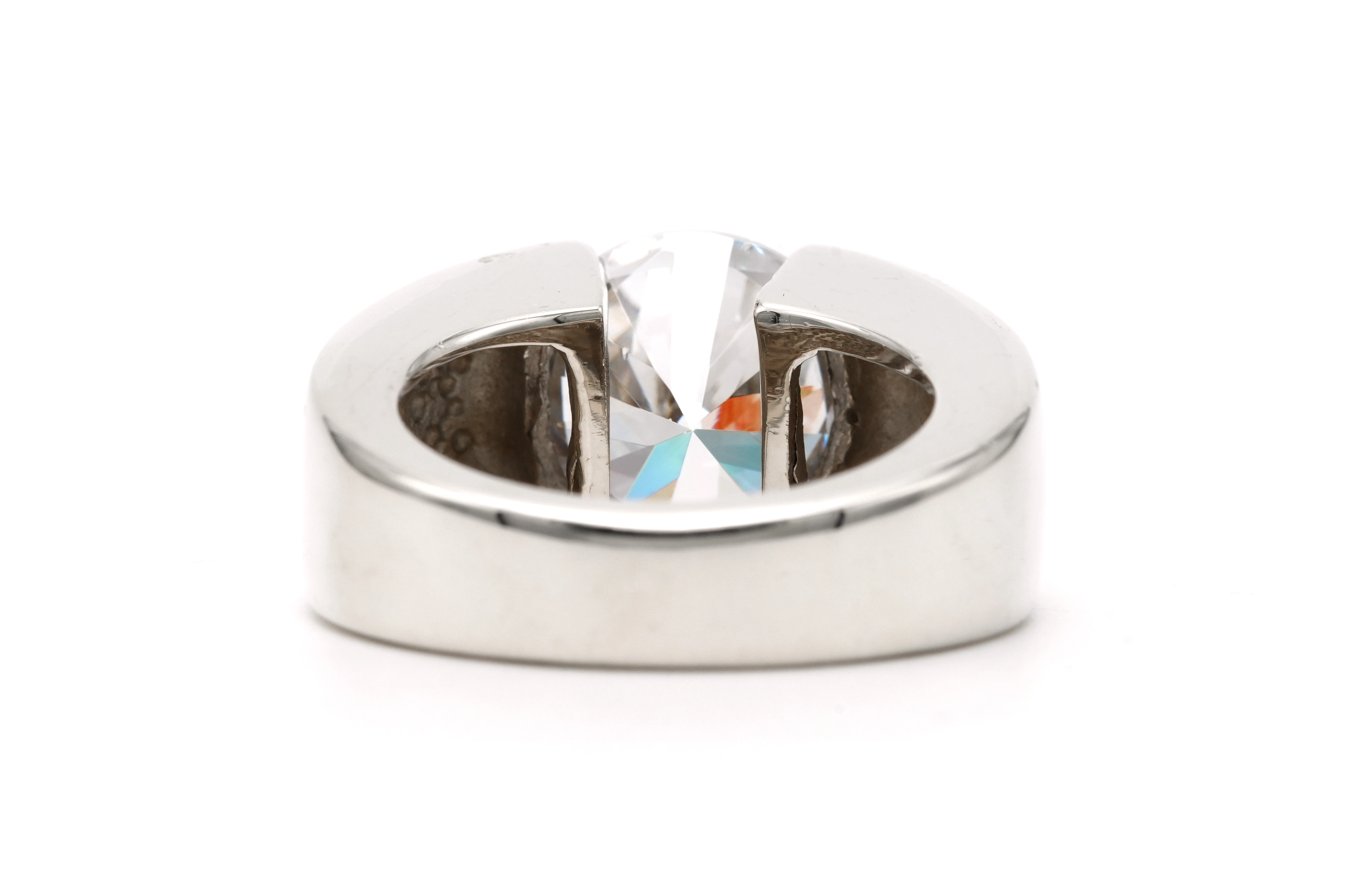 Bague contemporaine en argent 925 sertie d'un zirconium