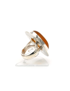 Bague contemporaine en argent 925 sertie d'une cornaline