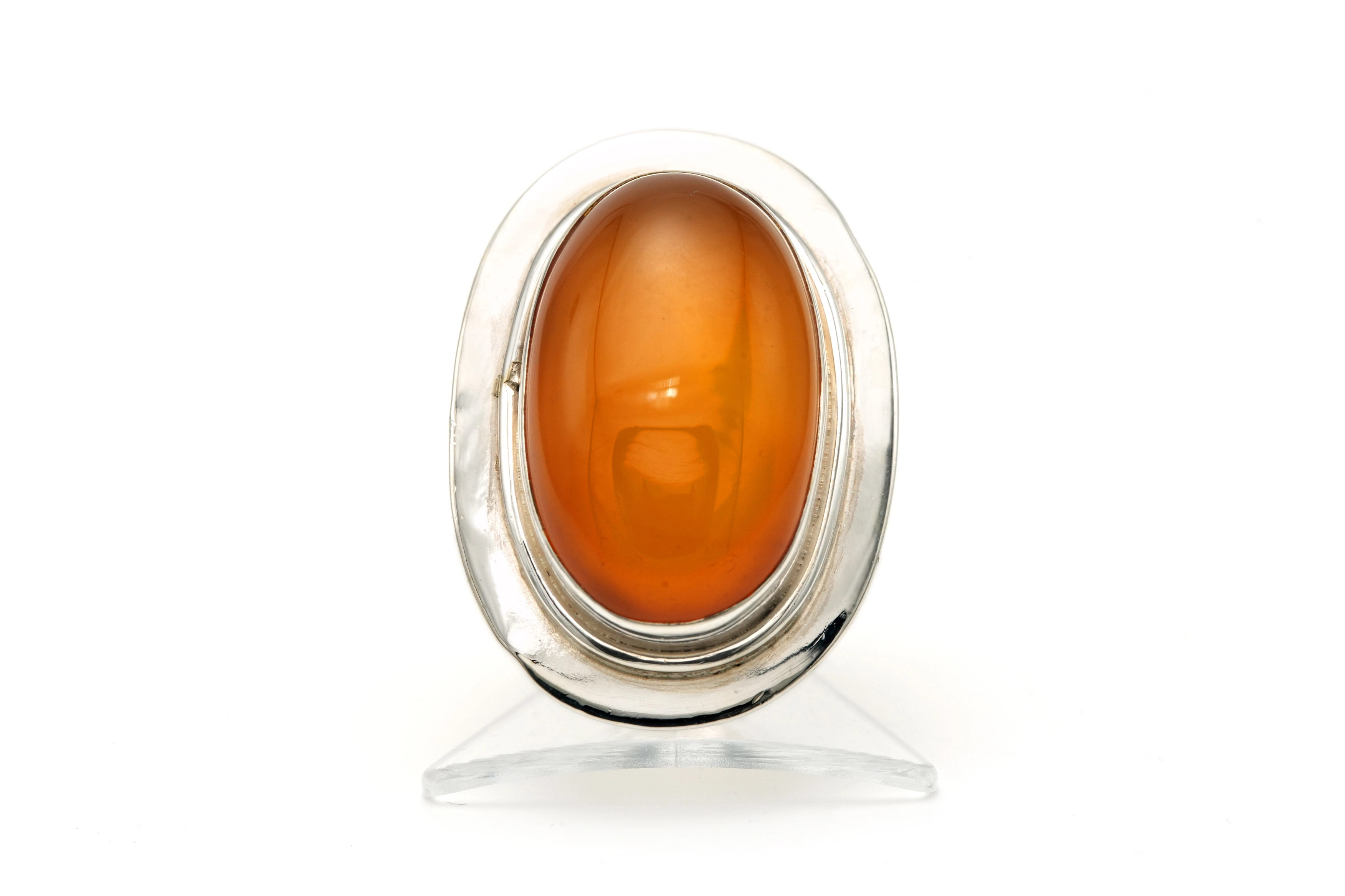 Bague contemporaine en argent 925 sertie d'une cornaline - - 1
