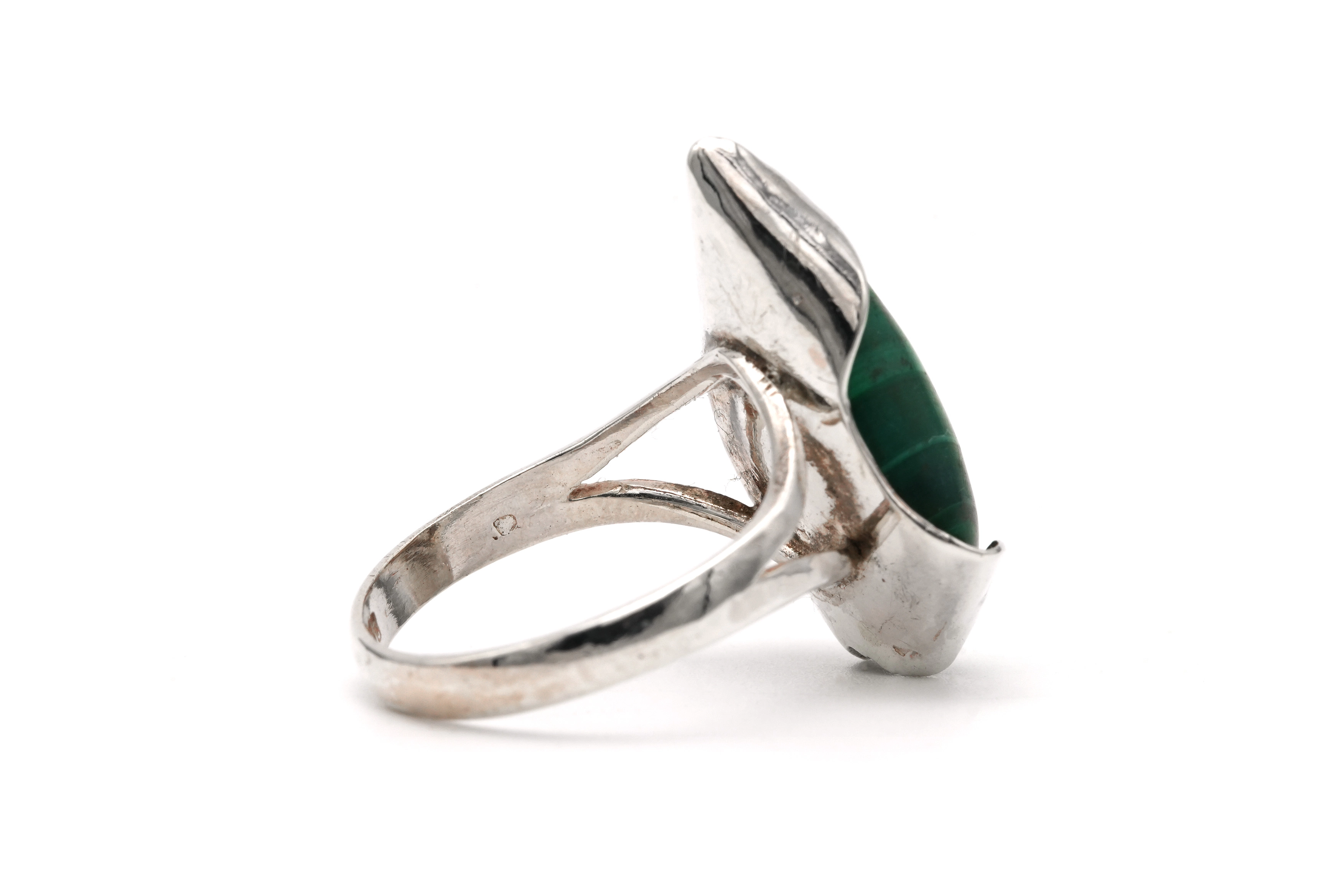 Bague Années 70 en argent 925 sertie d'une malachite