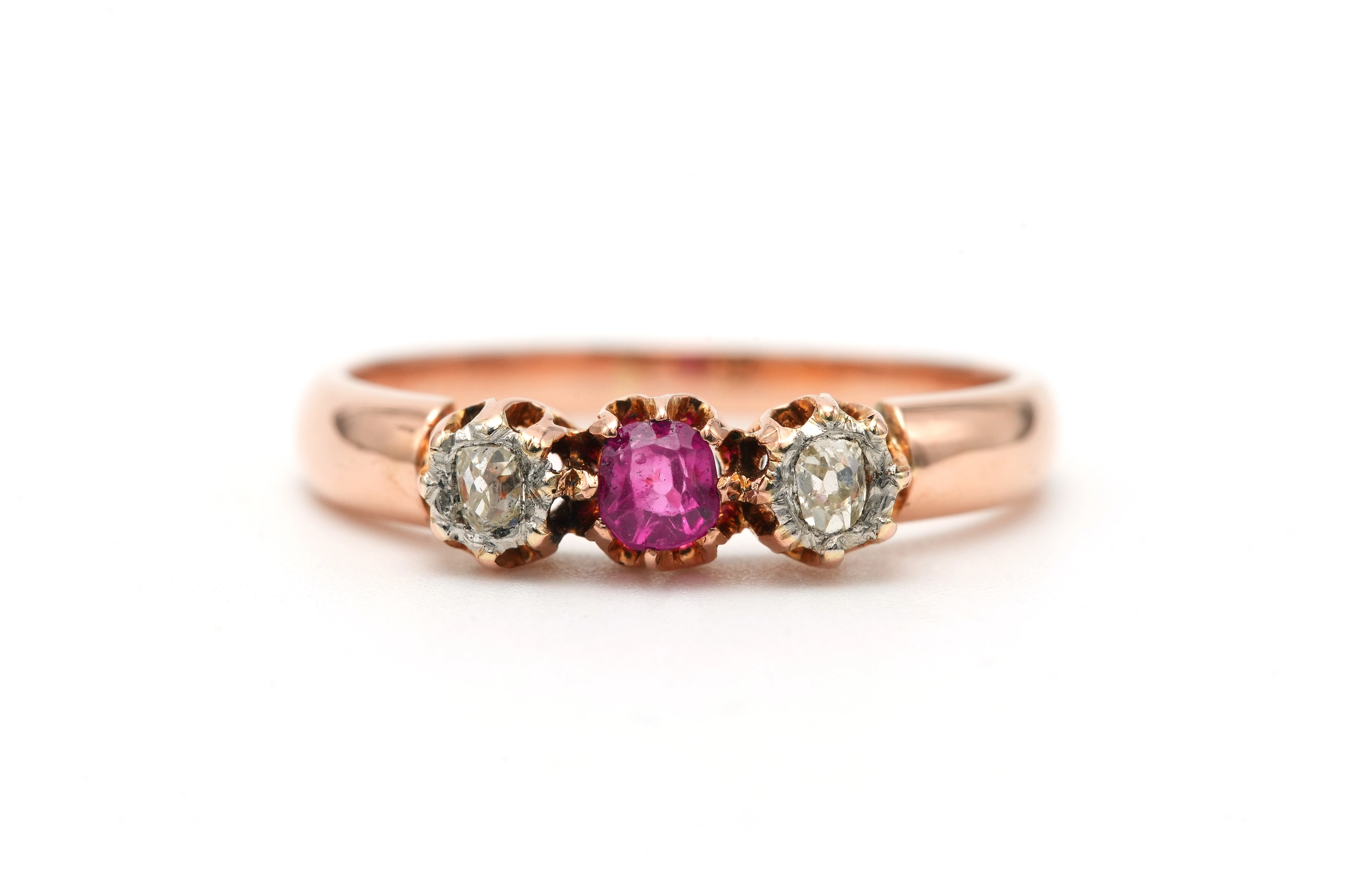 Bague Art Nouveau en or jaune 18 carats serti d'un saphir rose et de diamants old cut - - 1