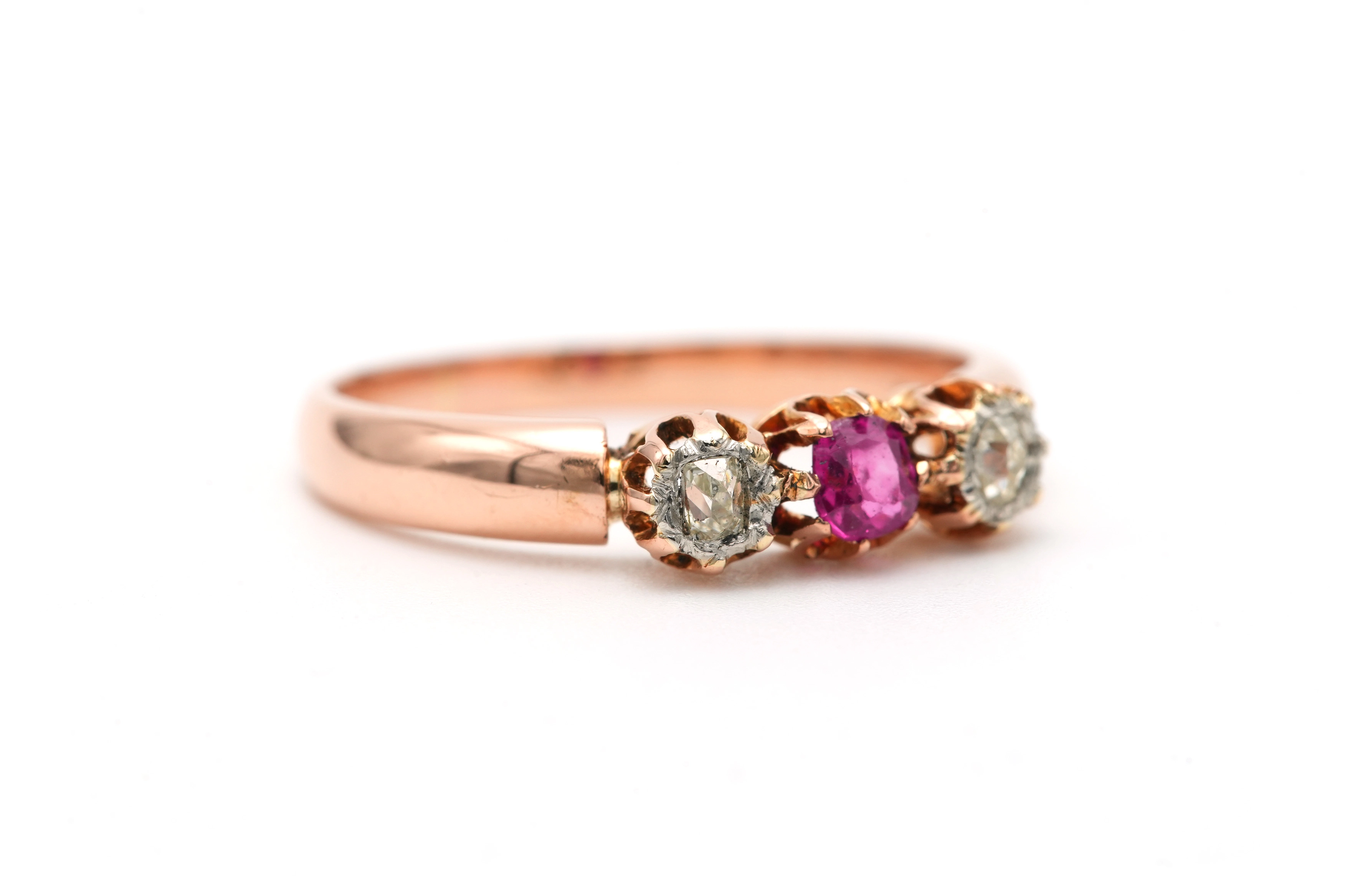 Bague Art Nouveau en or jaune 18 carats serti d'un saphir rose et de diamants old cut - 6