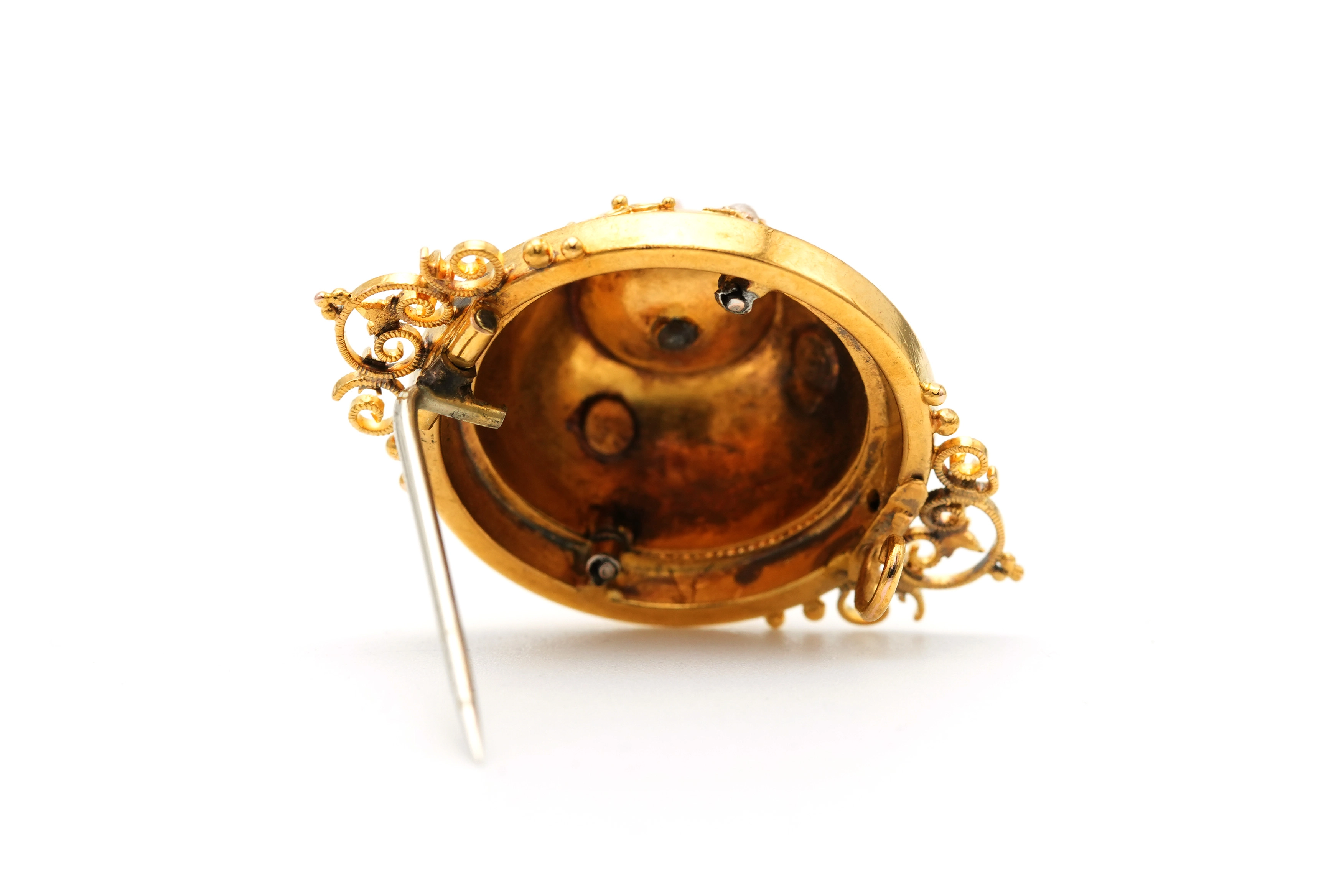 Broche Napoléon III en or jaune 18 carats sertie de perles et d'un diamant old cut - 6
