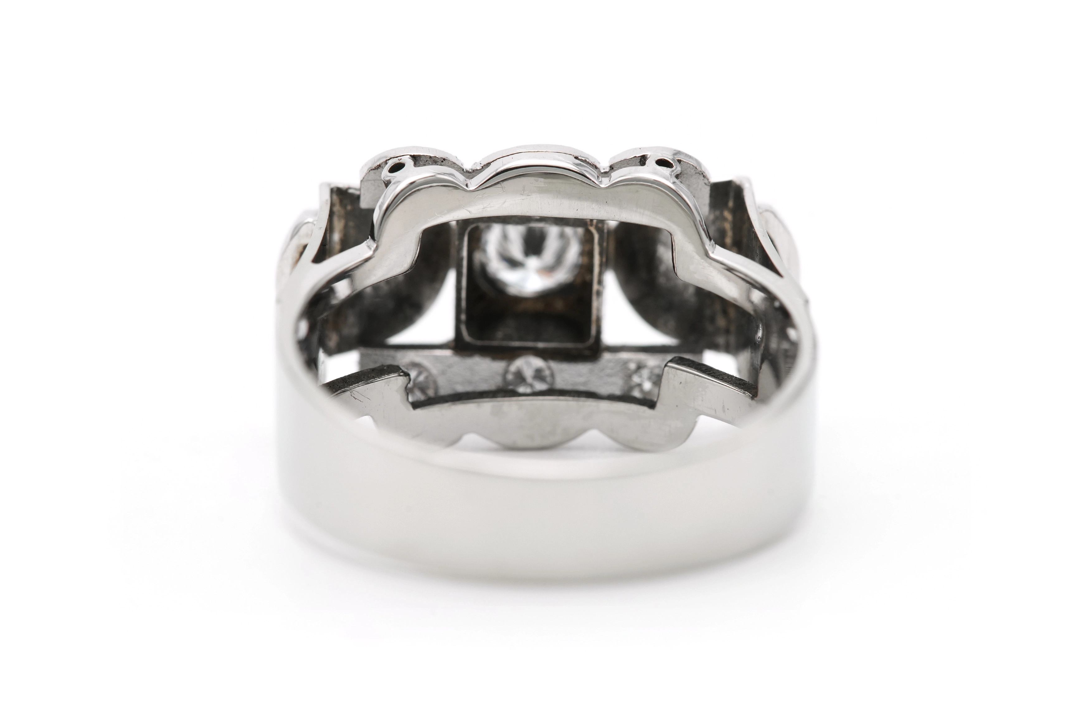 Bague Art Déco en or blanc 18 carats sertie de diamants "taille" brillant (+-0.42ct) - 4