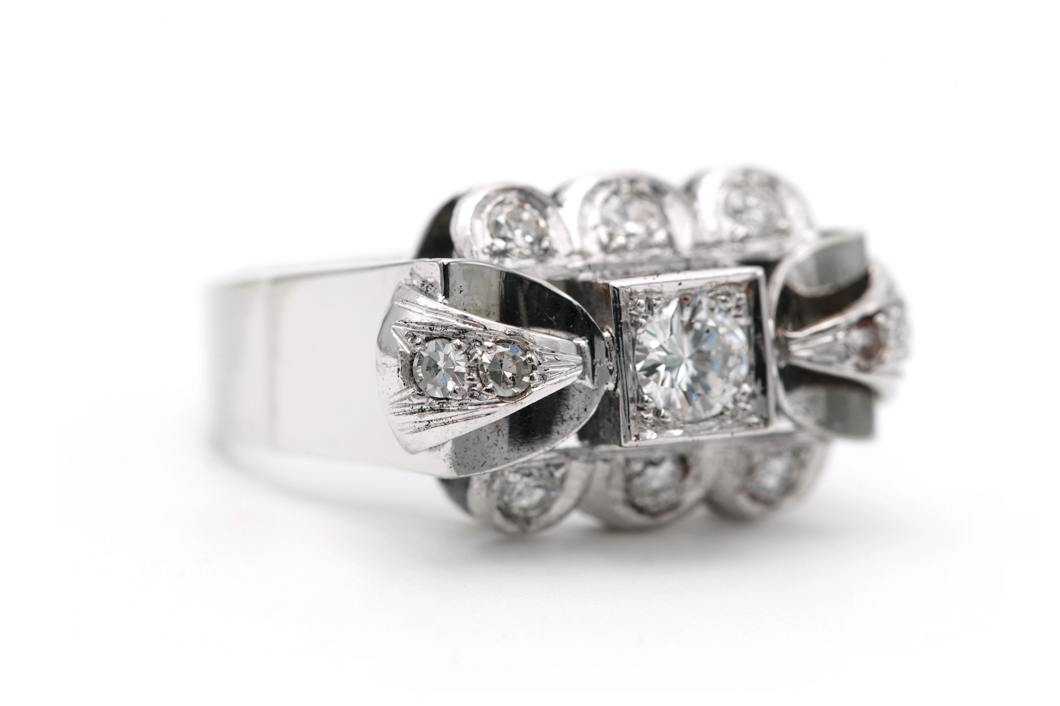 Bague Art Déco en or blanc 18 carats sertie de diamants "taille" brillant (+-0.42ct) - 6