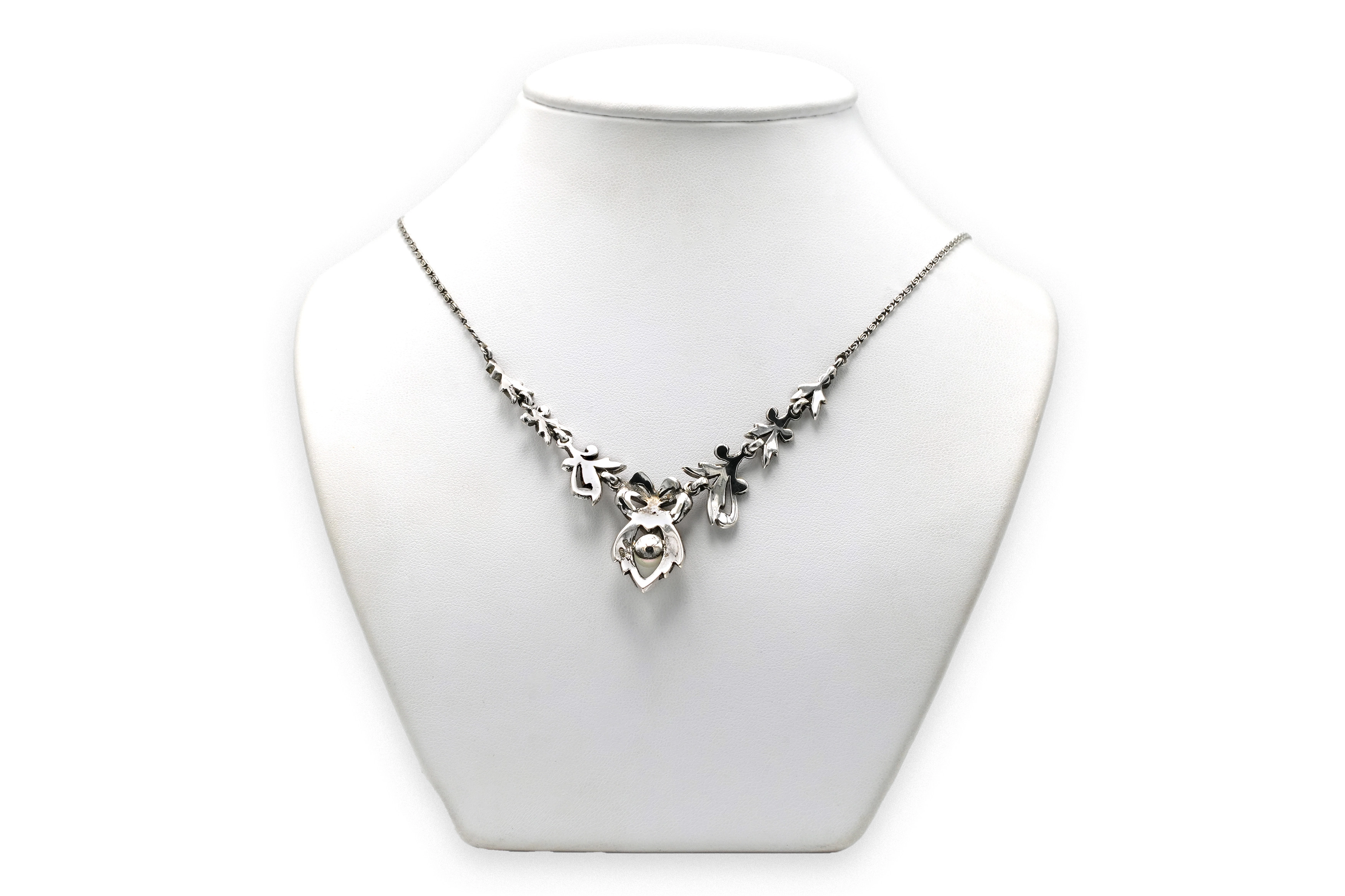 Collier Années 50 en argent, marcassites et perle