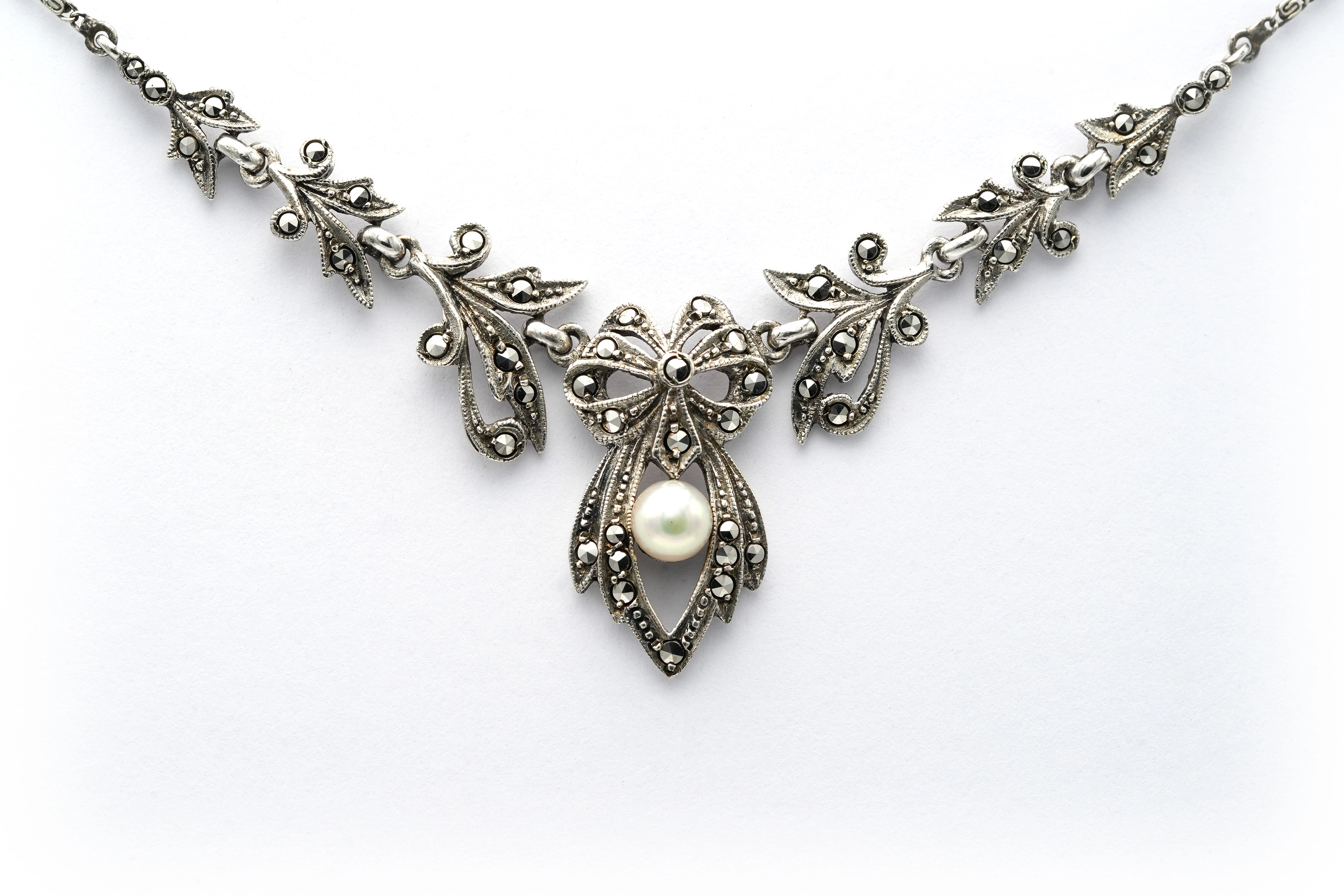 Collier Années 50 en argent, marcassites et perle - - 1