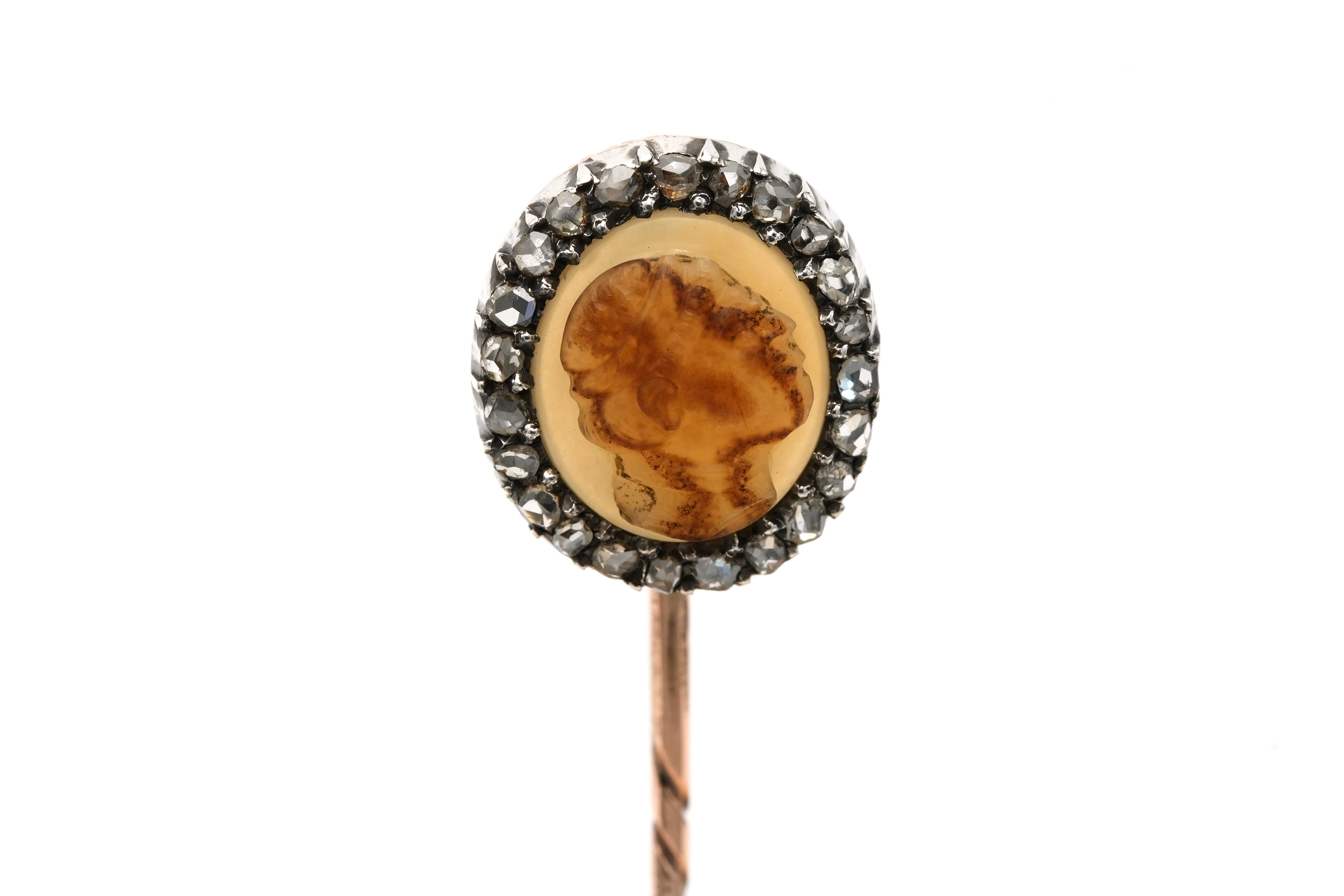 Epingle Napoléon III en or jaune 18 carats et argent sertie d'une agate et de diamants "taille" rose - 1