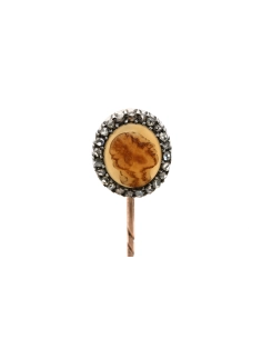 Epingle Napoléon III en or jaune 18 carats et argent sertie d'une agate et de diamants "taille" rose - 1