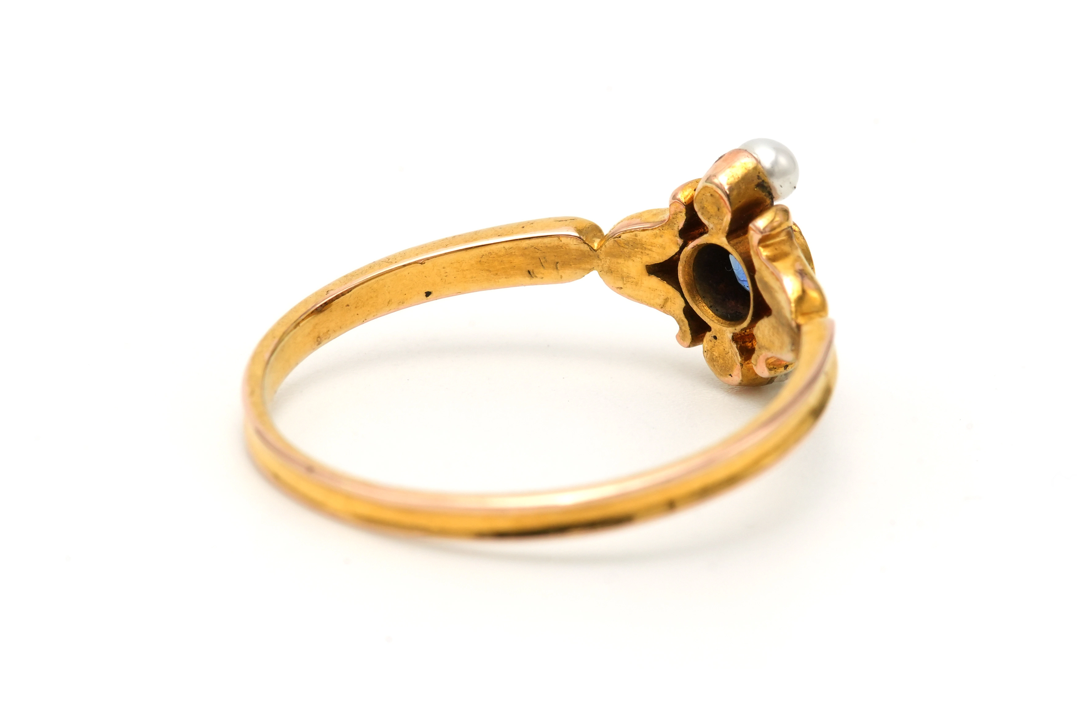 Bague Art Nouveau en or jaune 14 carats sertie d'un saphir et de perles - 5