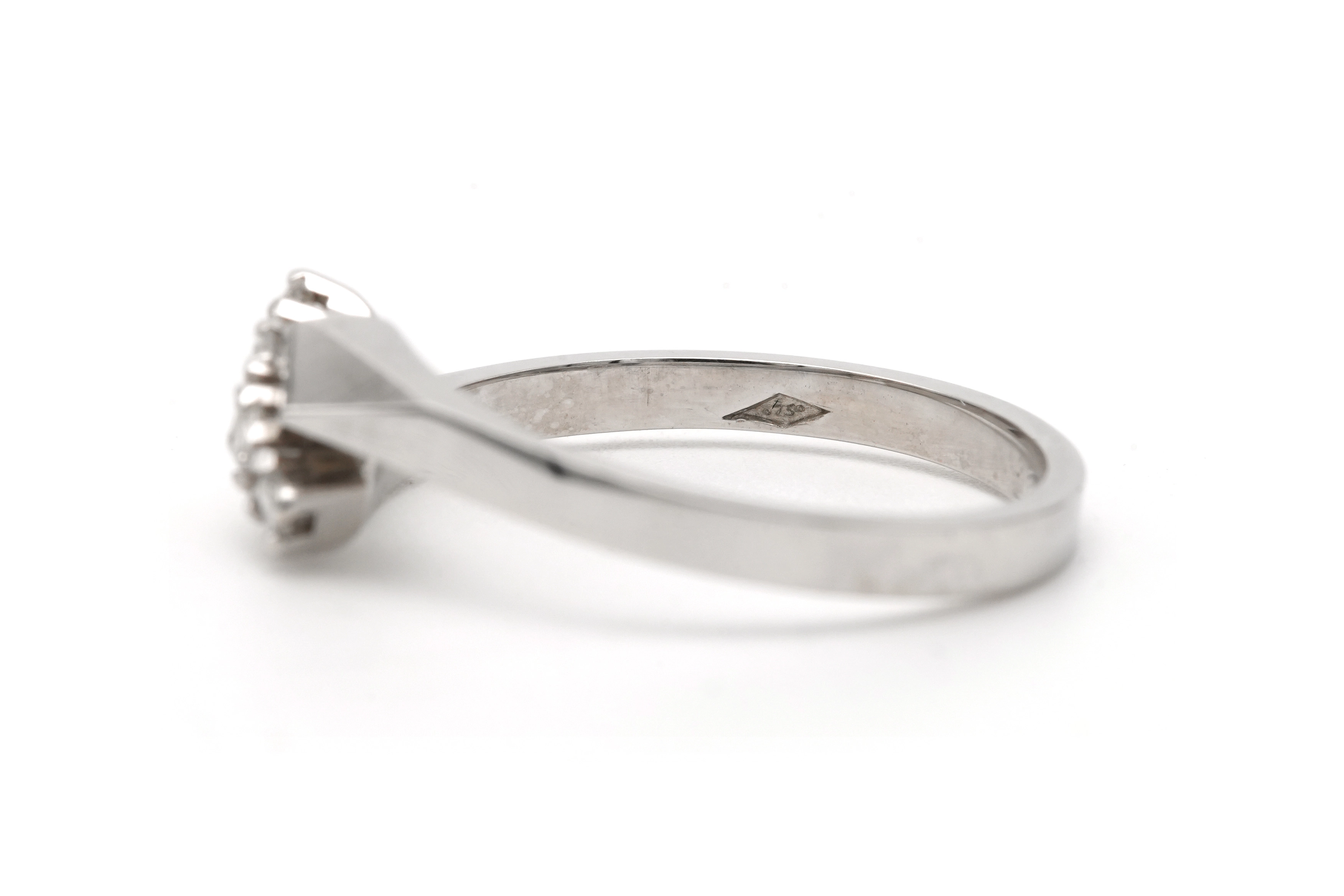 Bague contemporaine en or blanc 18 carats sertie de diamants "taille" brillant (+-0.1ct) - 7