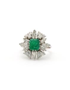 Bague contemporaine en or blanc 18 carats sertie d'une émeraude et de diamants "taille" brillant et "taille" marquise - 1