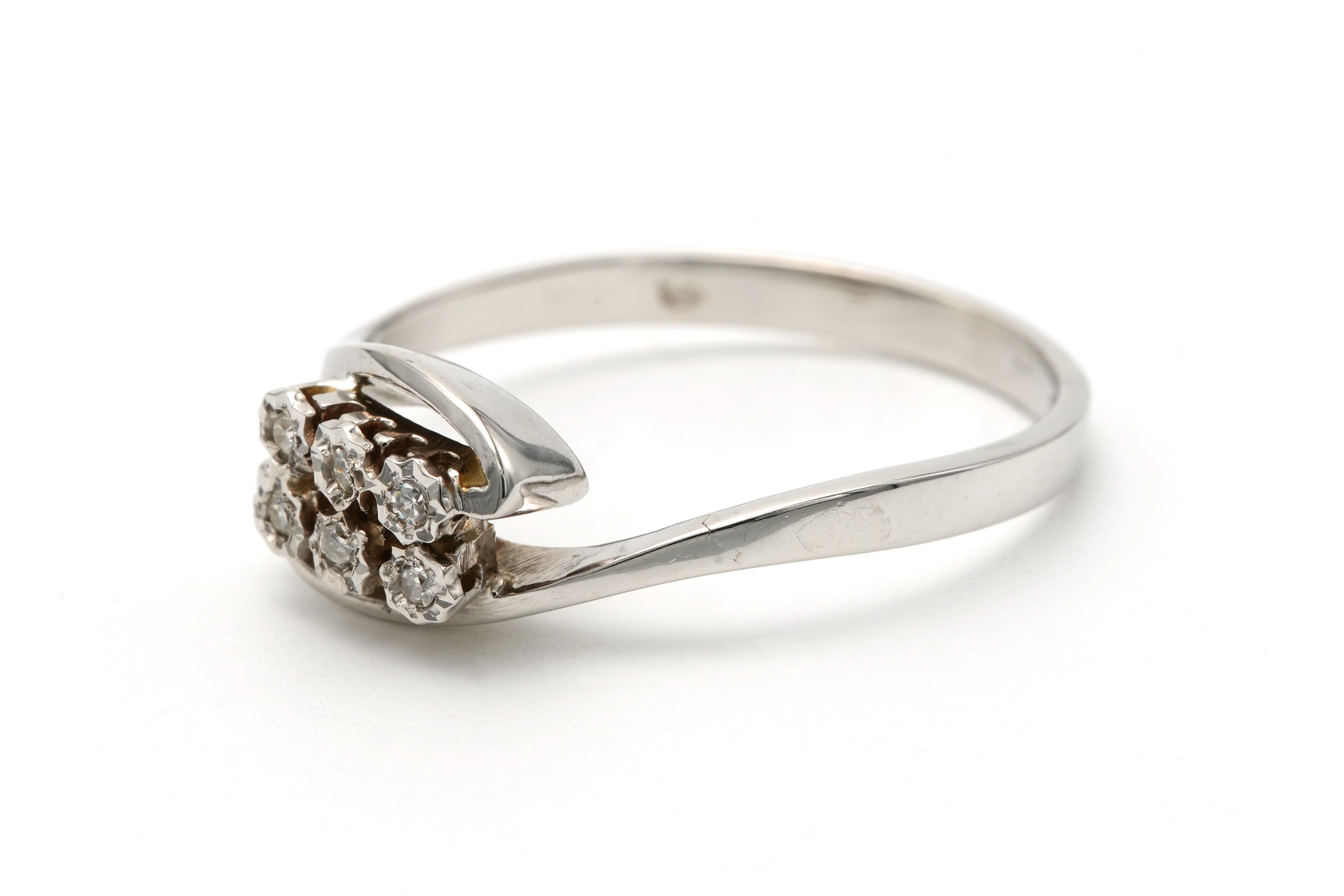 Bague contemporaine en or blanc 18 carats sertie de diamants "taille" brillant (+-0.24ct) - 2