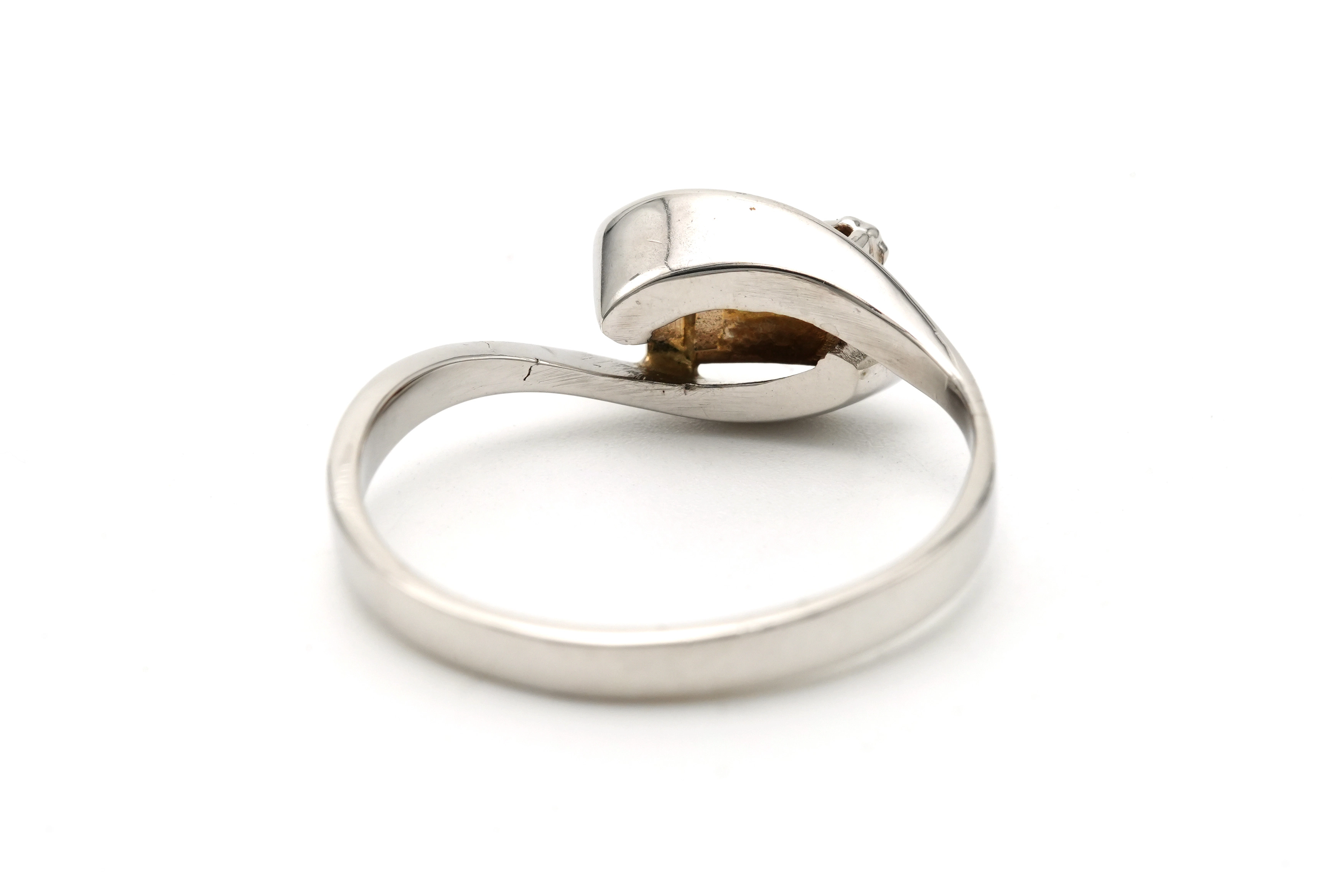 Bague contemporaine en or blanc 18 carats sertie de diamants "taille" brillant (+-0.24ct) - 4