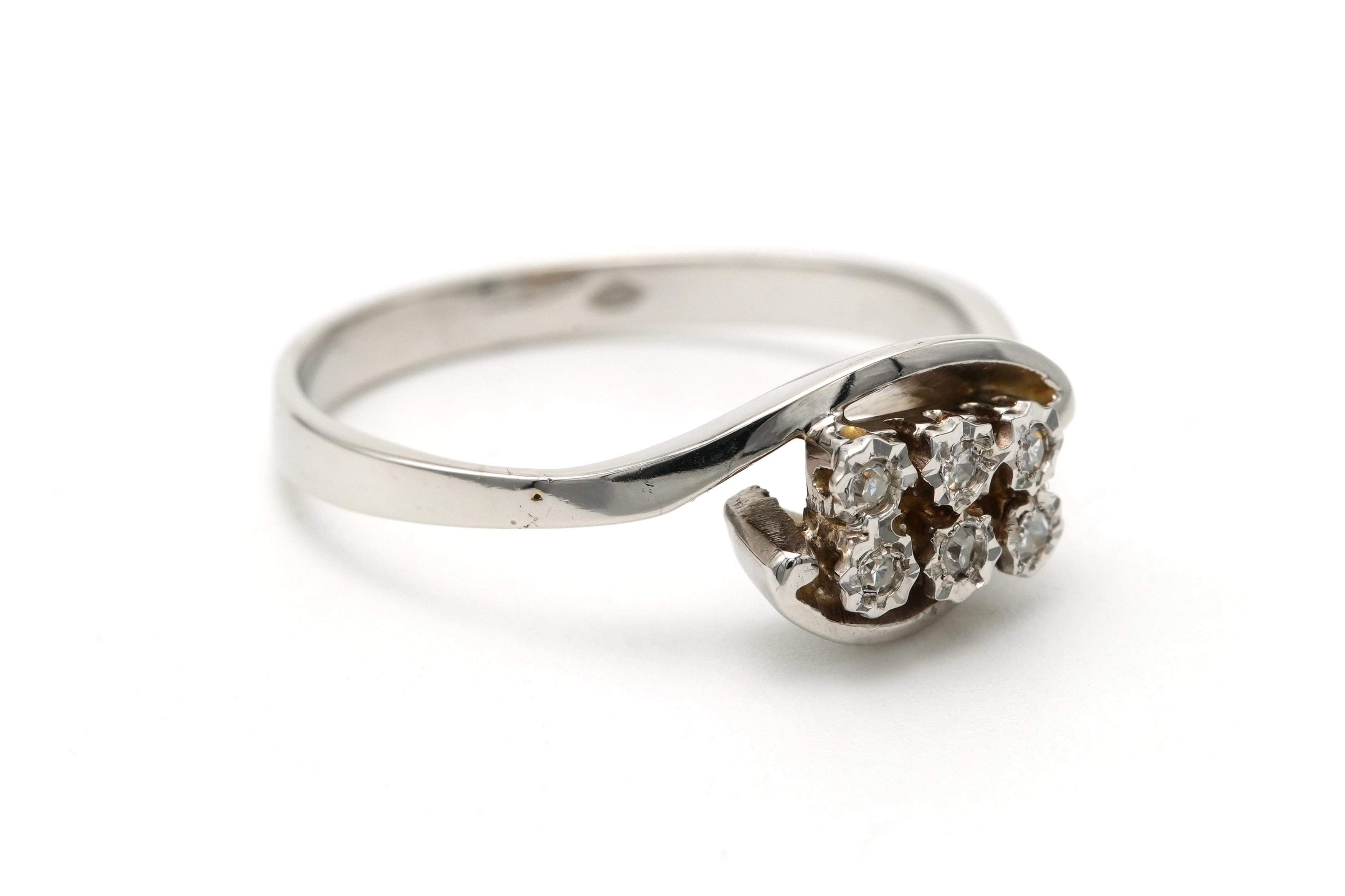 Bague contemporaine en or blanc 18 carats sertie de diamants "taille" brillant (+-0.24ct) - 6