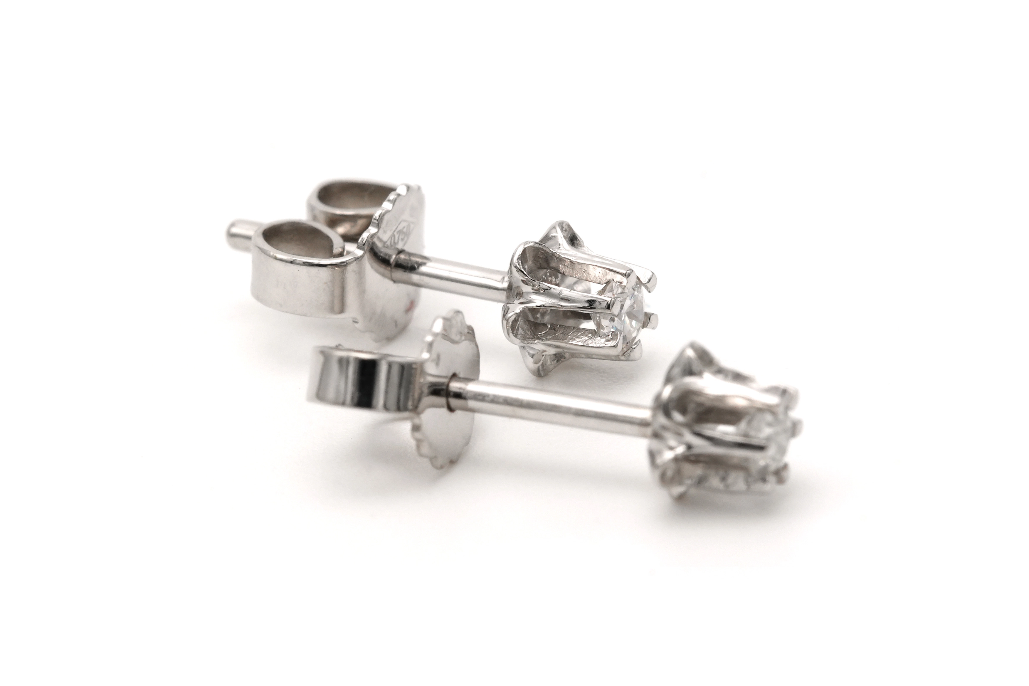 Boucles d'oreilles Art Déco en or blanc 18 carats serties de diamants "taille" brillant (+-0.1ct) - 6