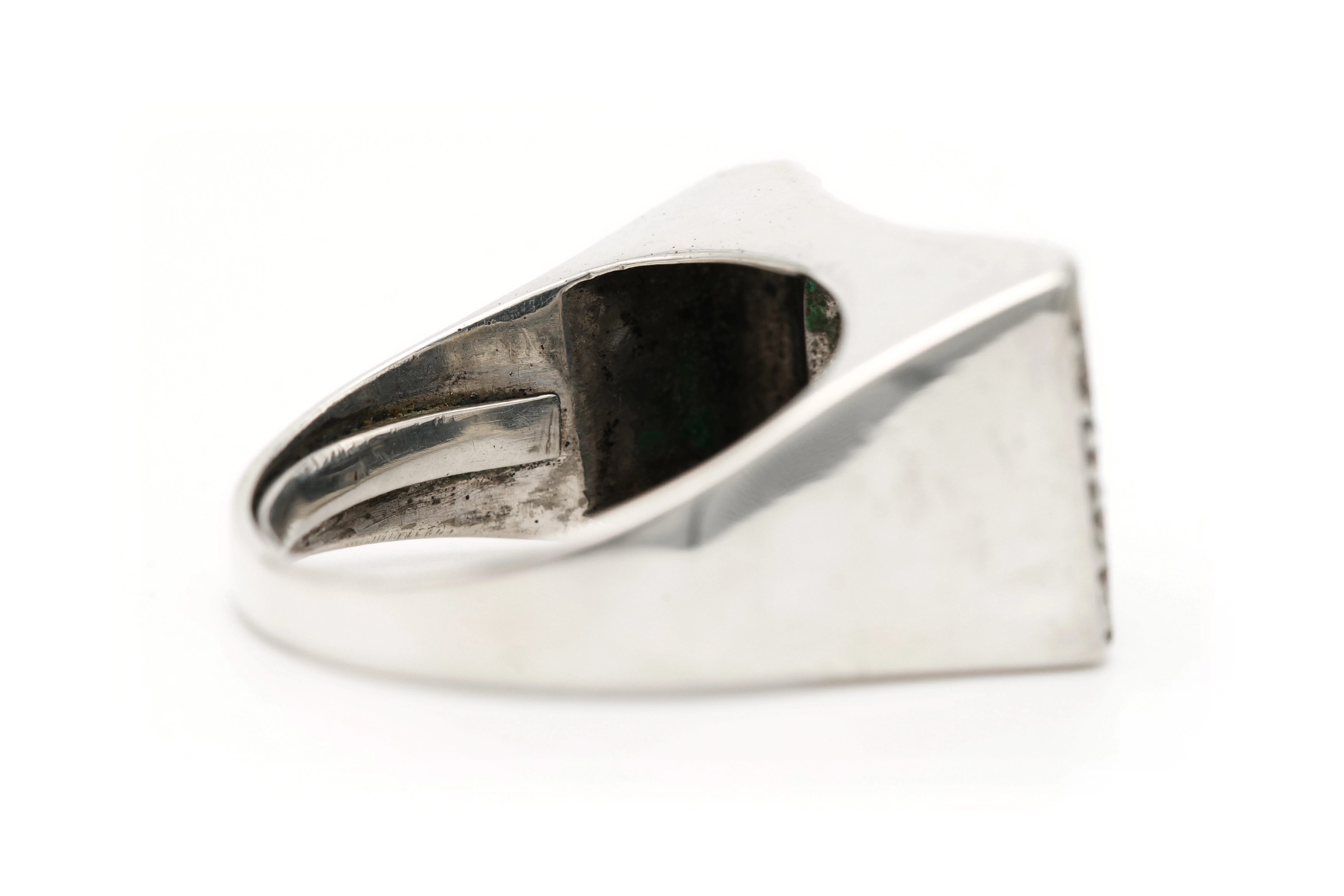 Bague Art Déco en argent sertie de marcassites