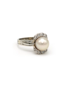 Bague contemporaine en or blanc 18 carats sertie d'une perle et de diamants (+/- 0.12 ct) - 6