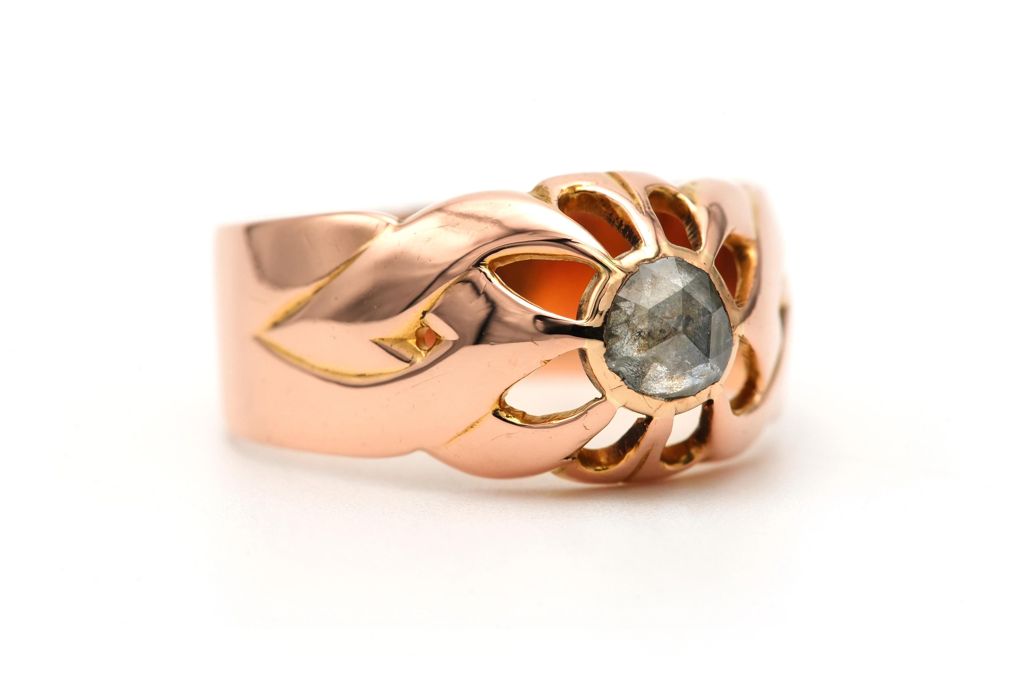 Bague Art Déco en or jaune 18 carats sertie d'un diamant "taille" rose - 6