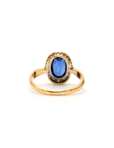 Bague Art Déco en or jaune et blanc 18 carats sertie d'un saphir de synthèse et de diamants "taille" rose - 4