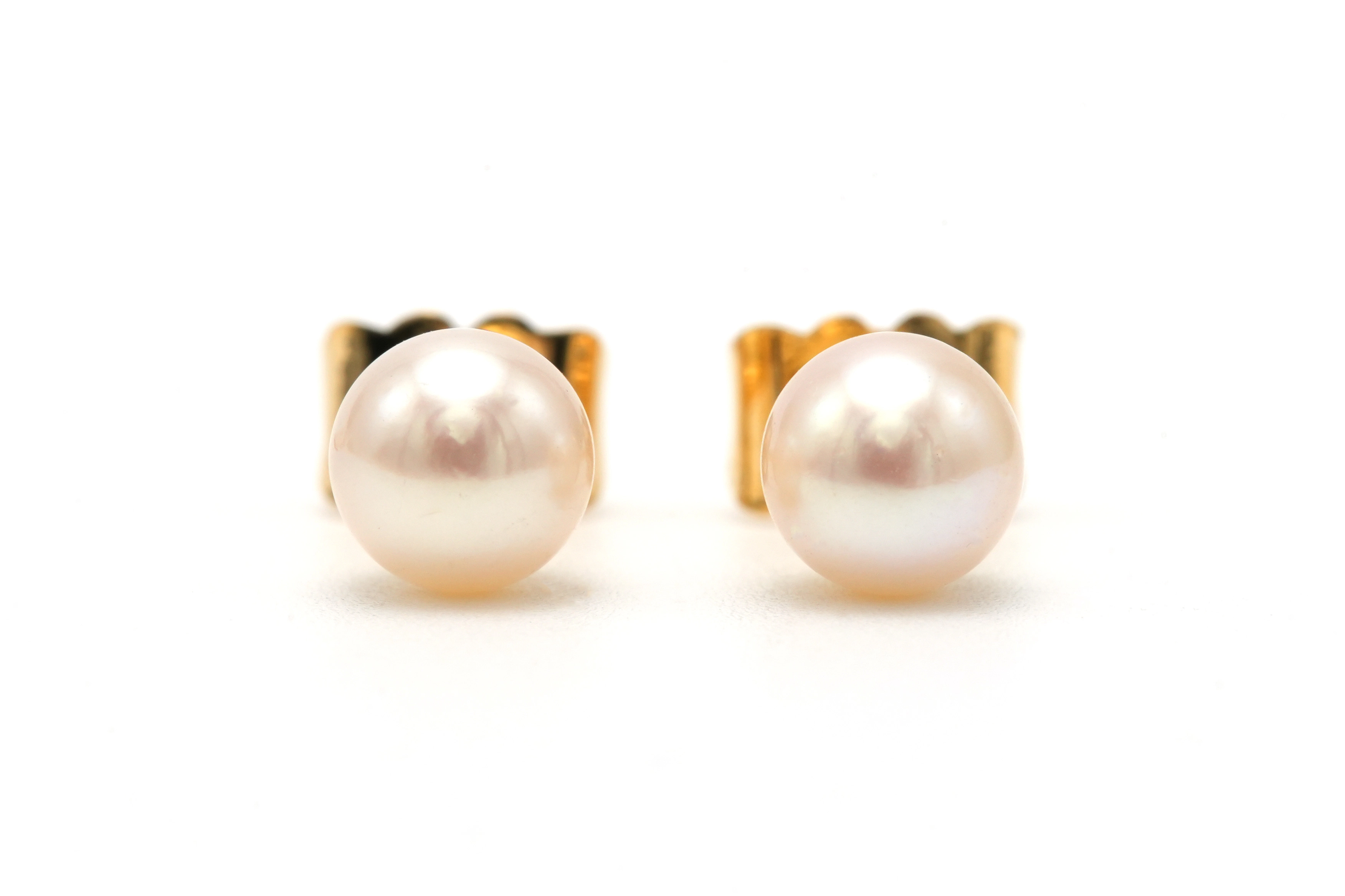 Boucles d'oreilles contemporaines en or jaune 18 carats serties de perles - - 1