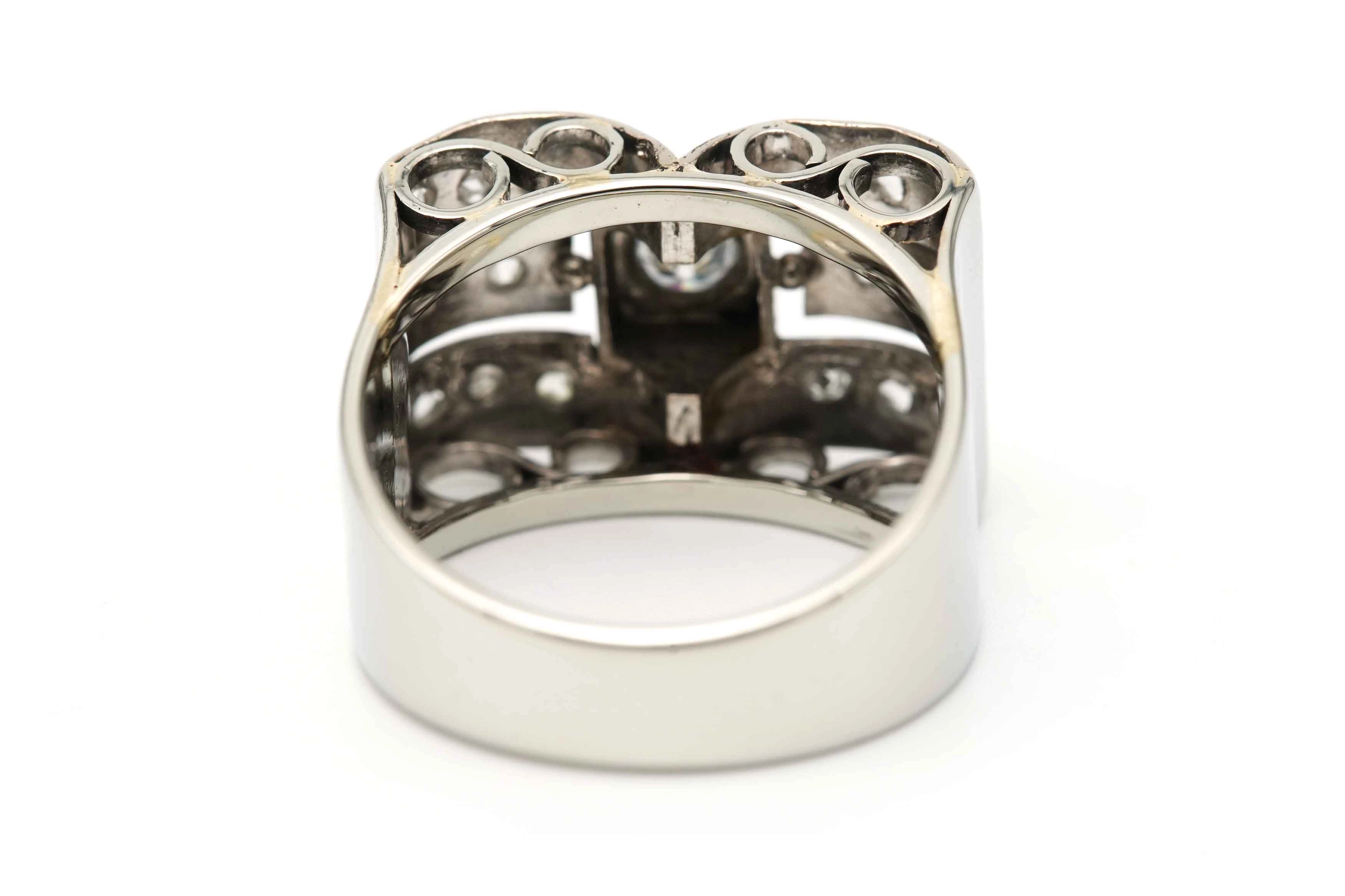 Bague Art Déco en or blanc 18 carats sertie de diamants "taille" rose et d'un diamant "taille" brillant (+-0,25ct) - 4