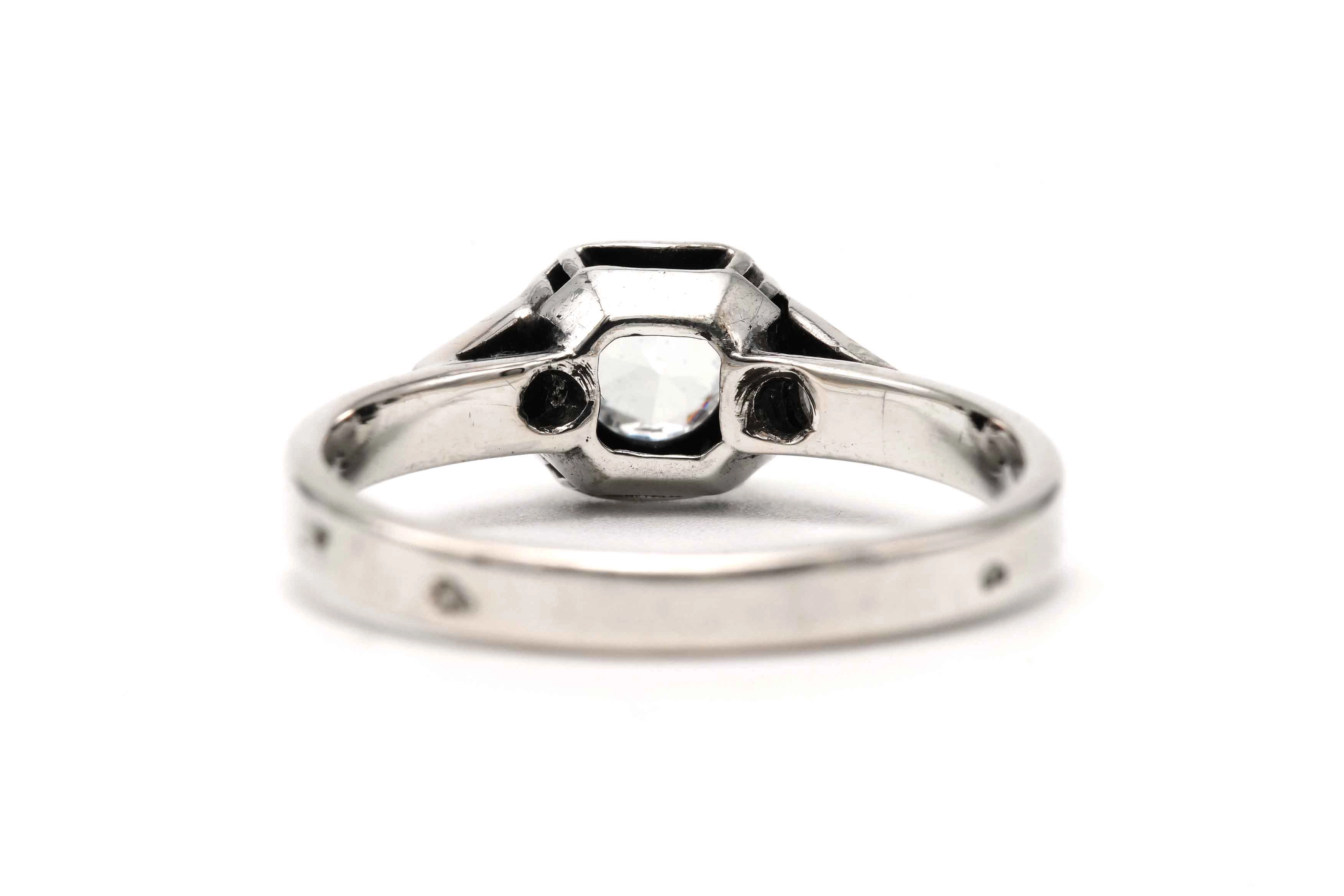 Bague Art Déco en argent 800 sertie de zirconiums