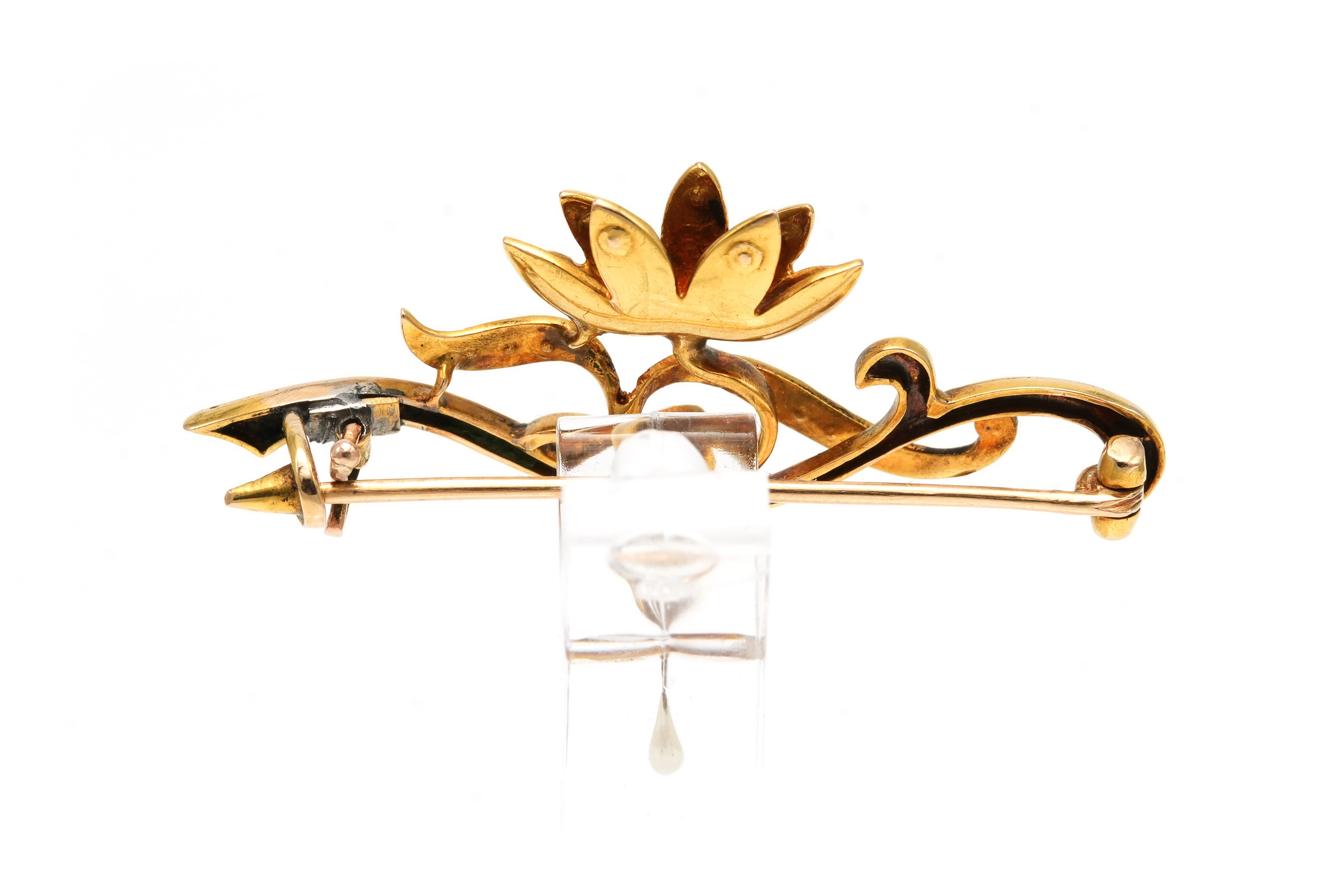 Broche Art Nouveau en or jaune 18 carats sertie de perles - 4