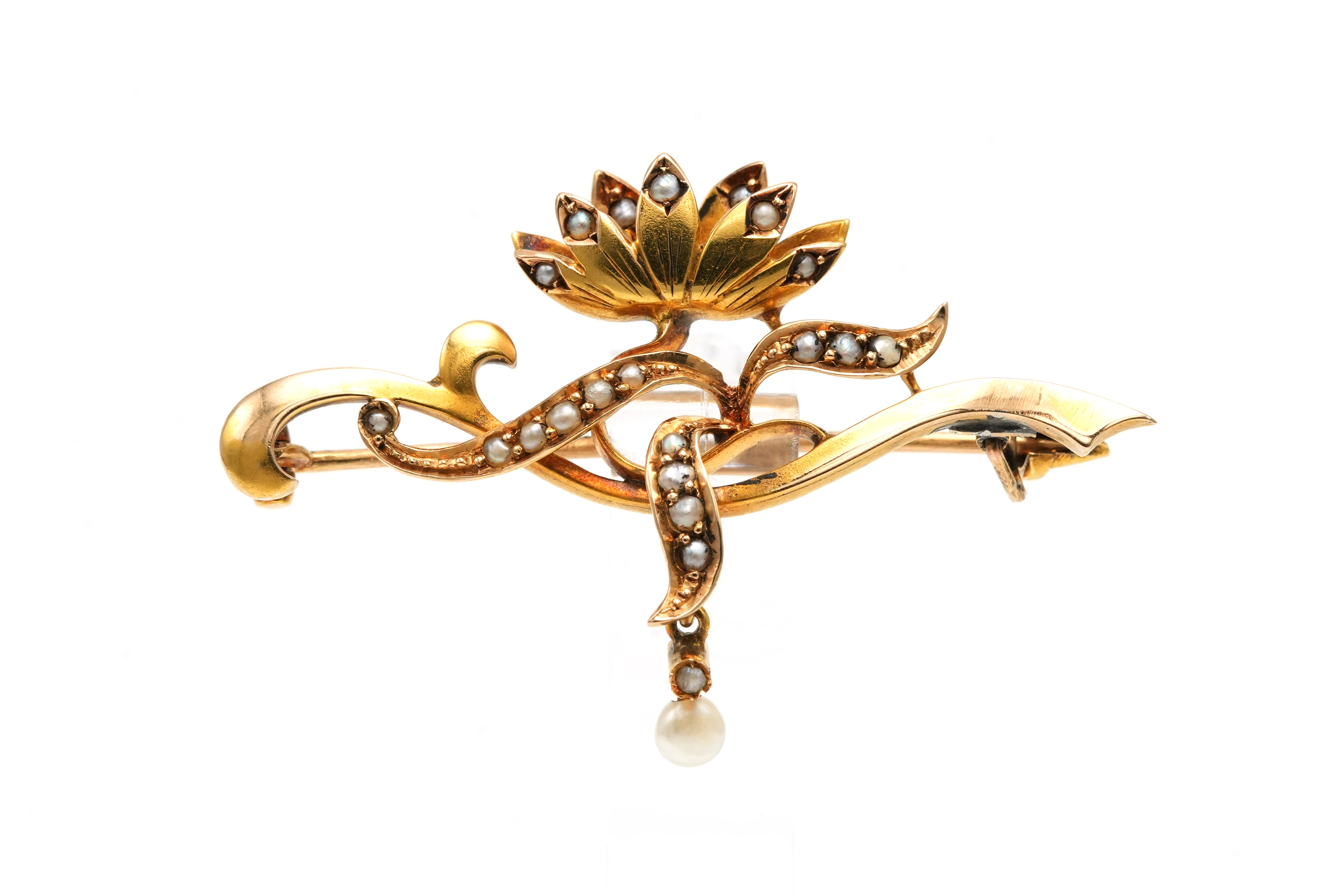 Broche Art Nouveau en or jaune 18 carats sertie de perles - 1