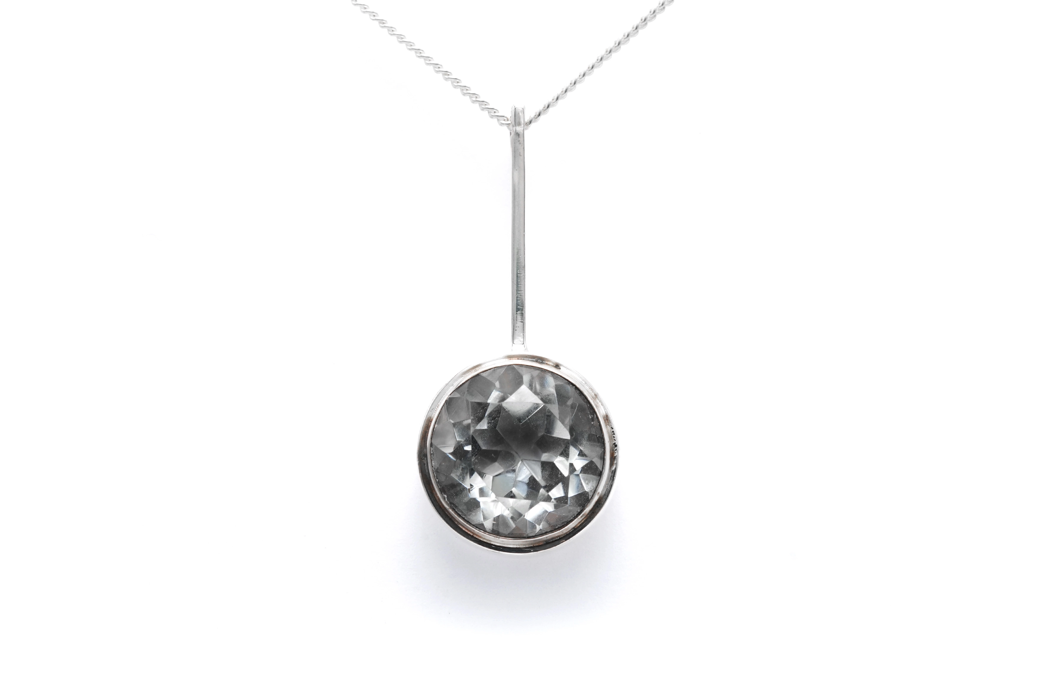 Pendentif Années 70 en argent 830 serti d'un cristal de roche - - 1