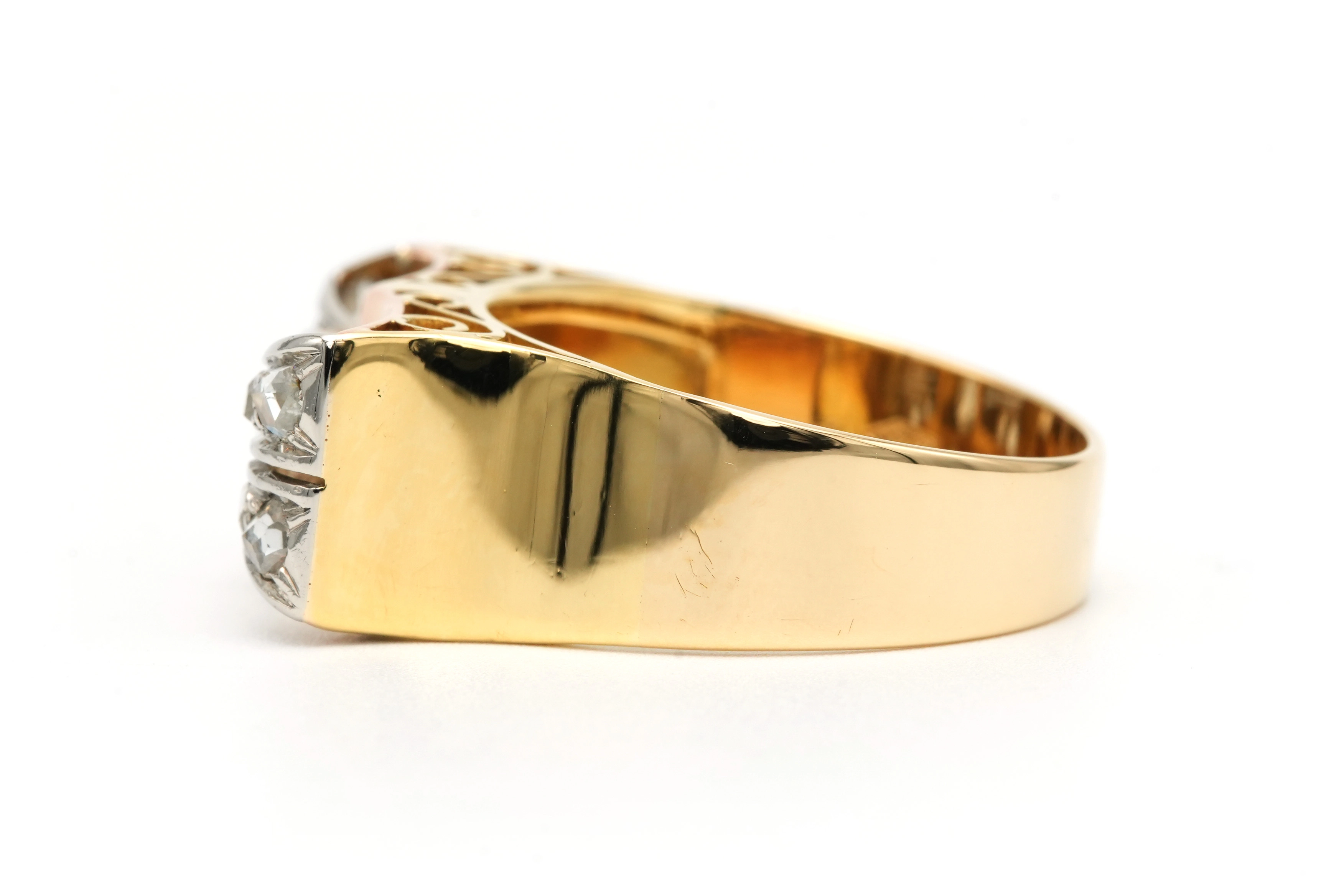 Bague Art Déco en or jaune et blanc 18 carats sertie de diamants "taille" rose - 3