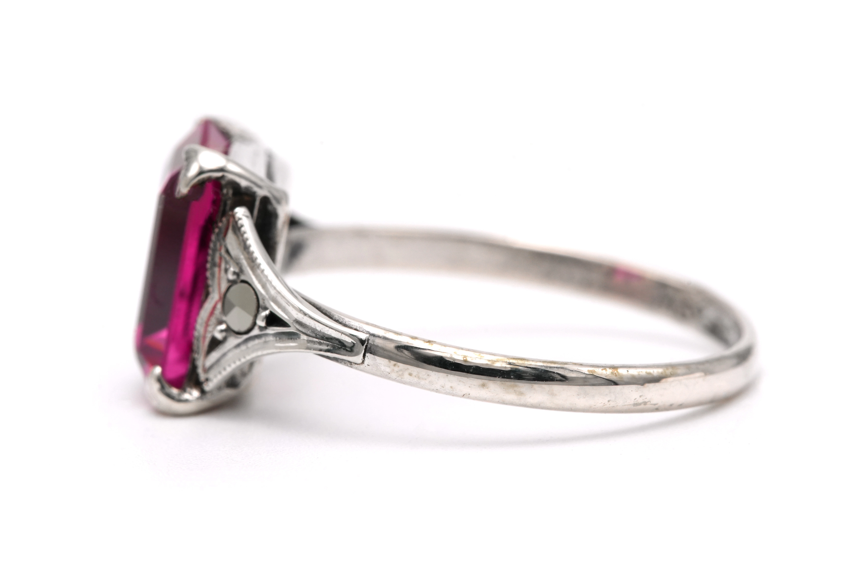 Bague Art Déco en argent sertie d'un saphir de synthèse et de marcassites - 3