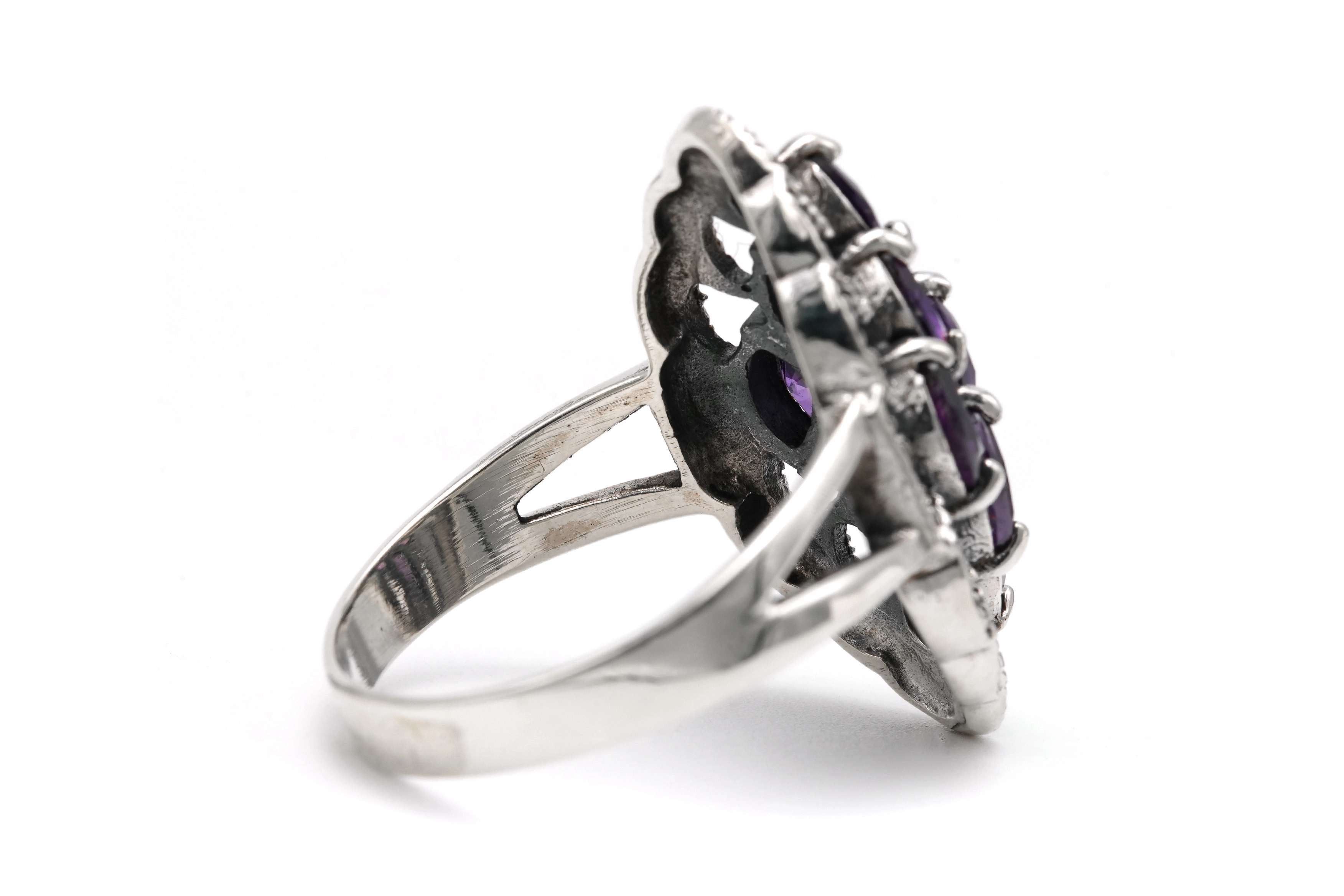 Bague contemporaine en argent 925 sertie de zirconiums et de marcassites