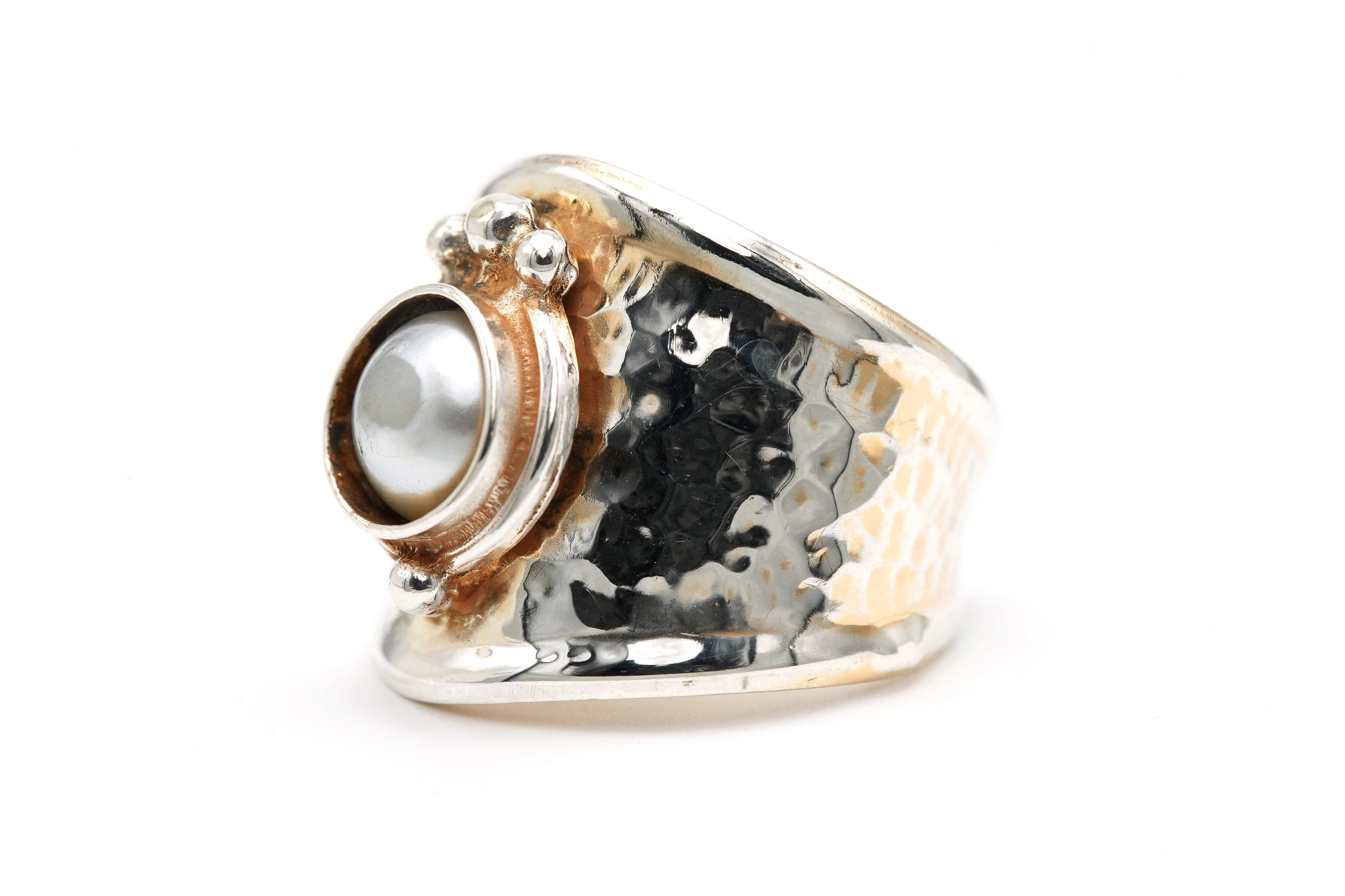 Bague Années 70 en argent sertie d'une perle