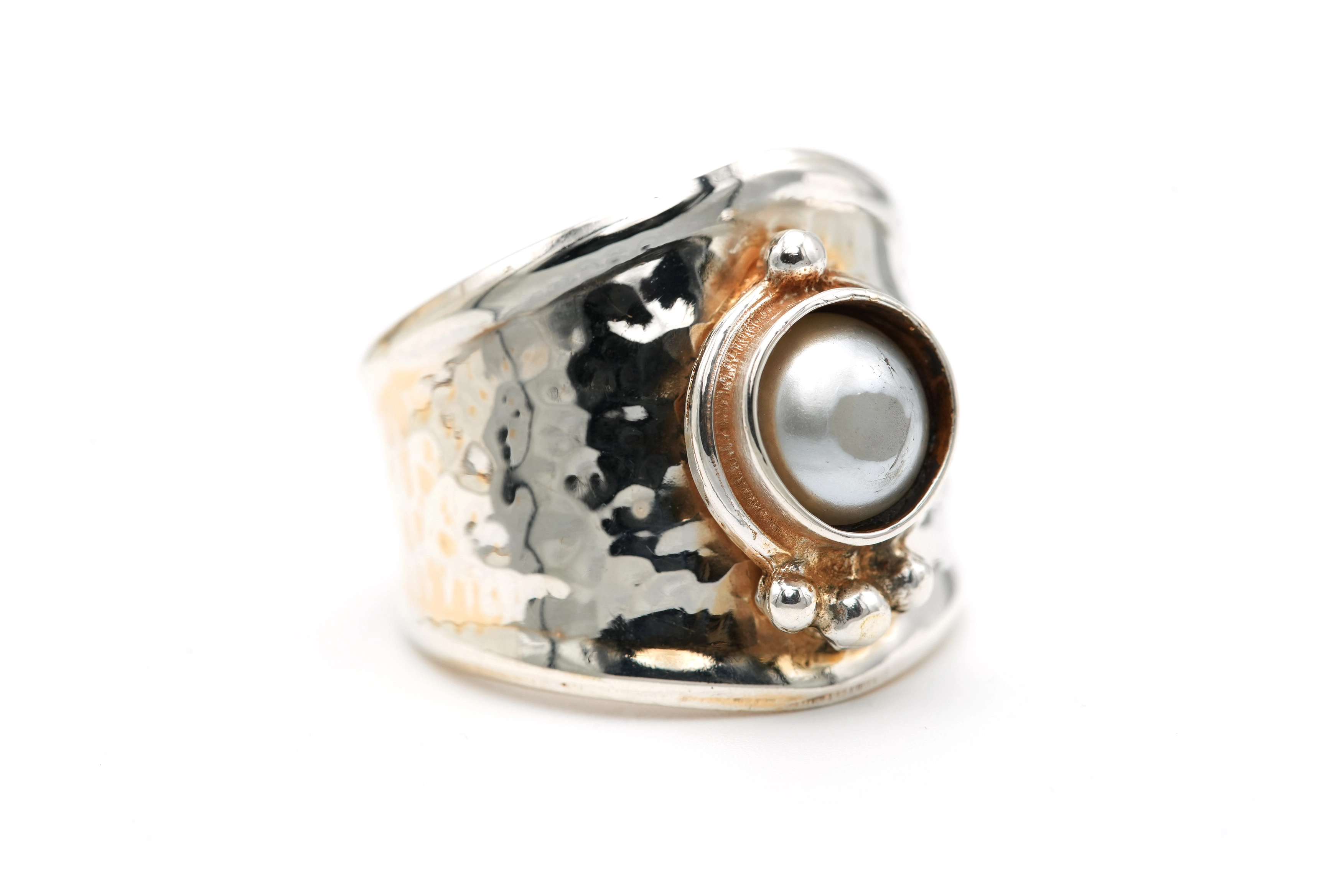 Bague Années 70 en argent sertie d'une perle
