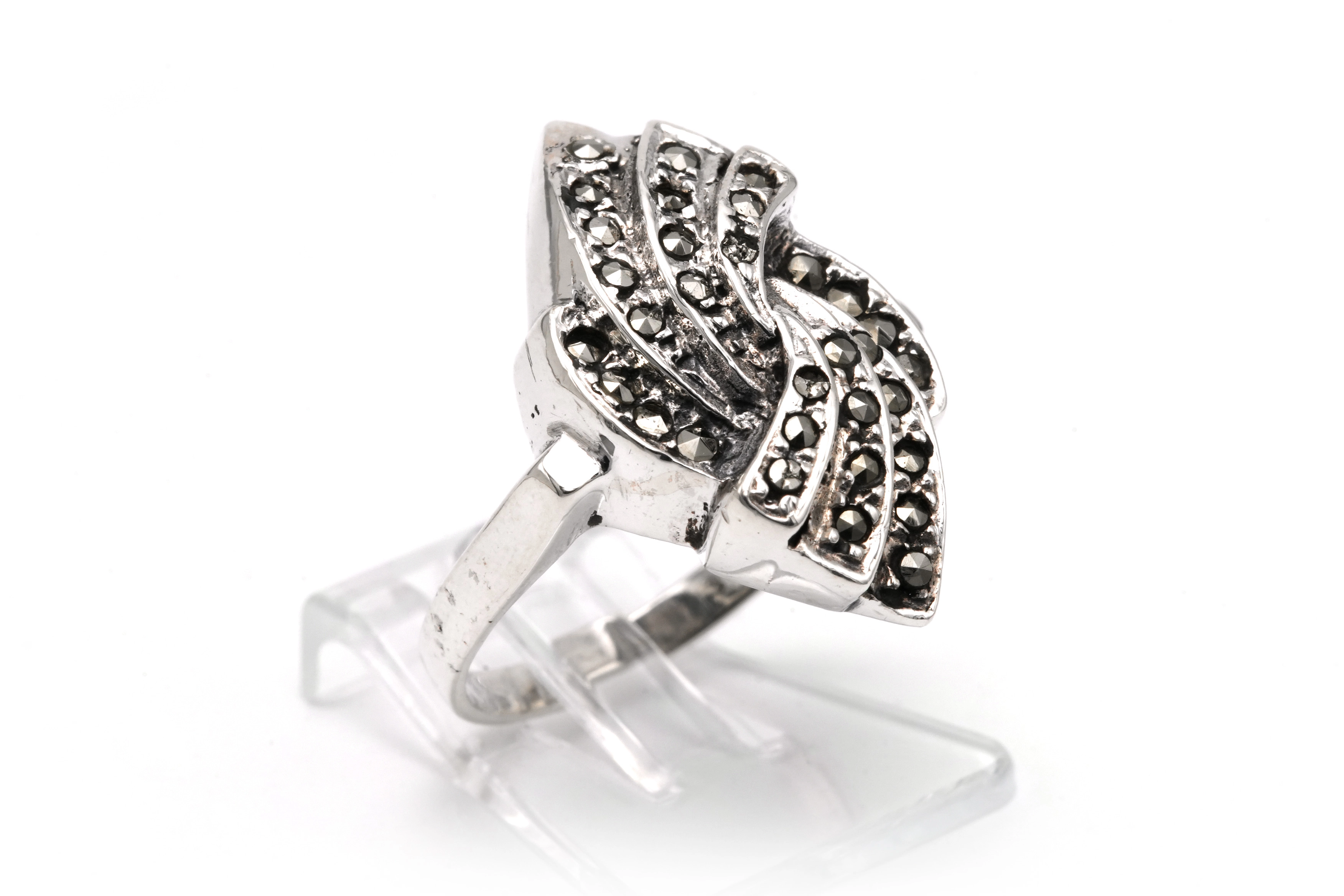 Bague Années 50 en argent sertie de marcassites - - 6
