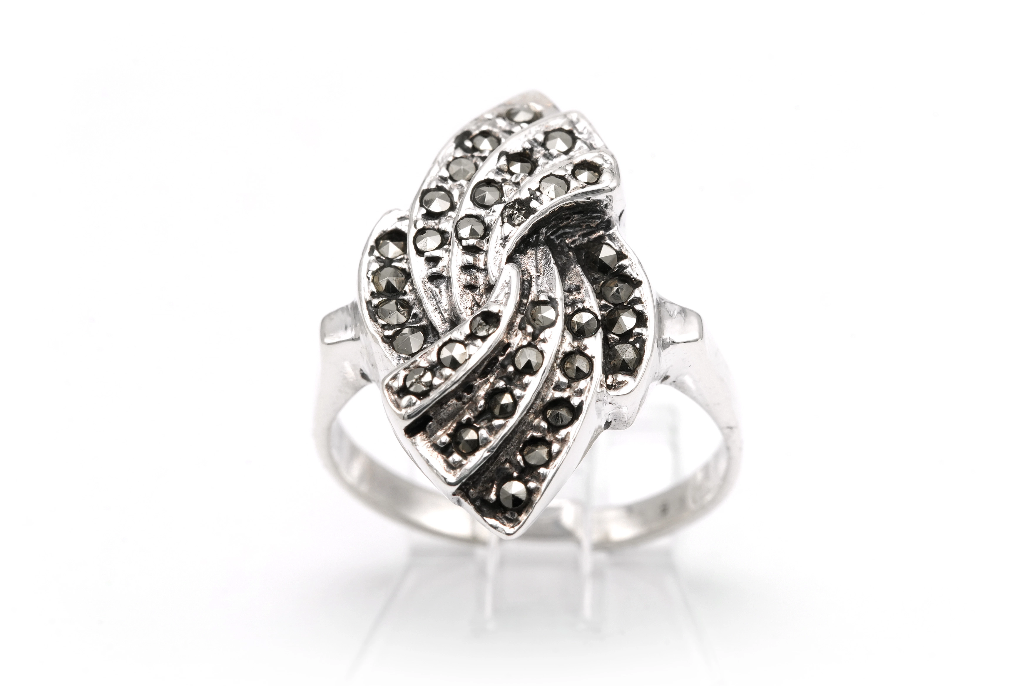 Bague Années 50 en argent sertie de marcassites - - 1
