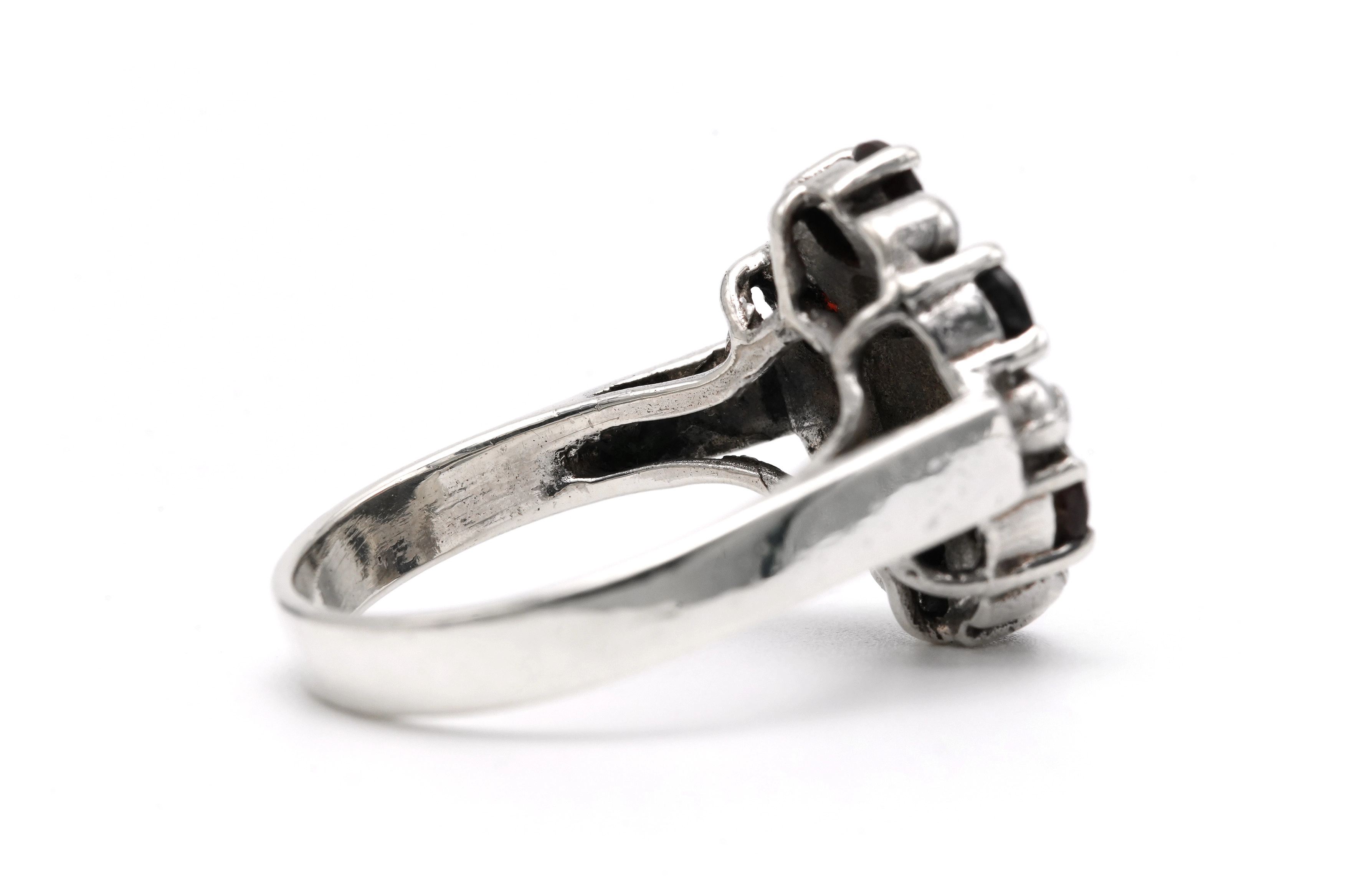 Bague contemporaine en argent 925 sertie de grenats et de marcassites - 5