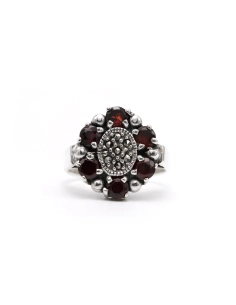Bague contemporaine en argent 925 sertie de grenats et de marcassites - 1