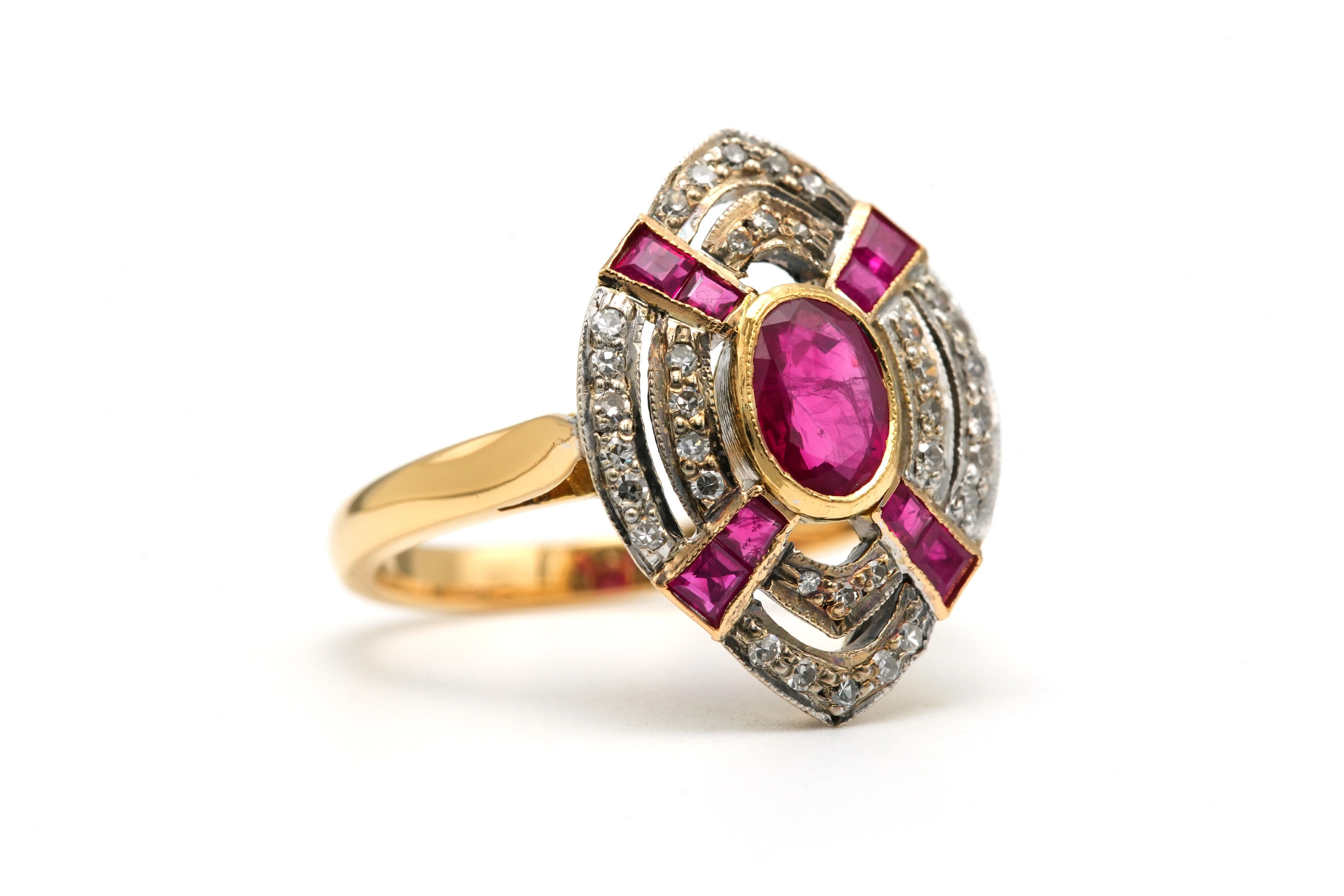 Bague Art Déco en or jaune 18 carats sertie de rubis et diamants taille "8/8" - 6