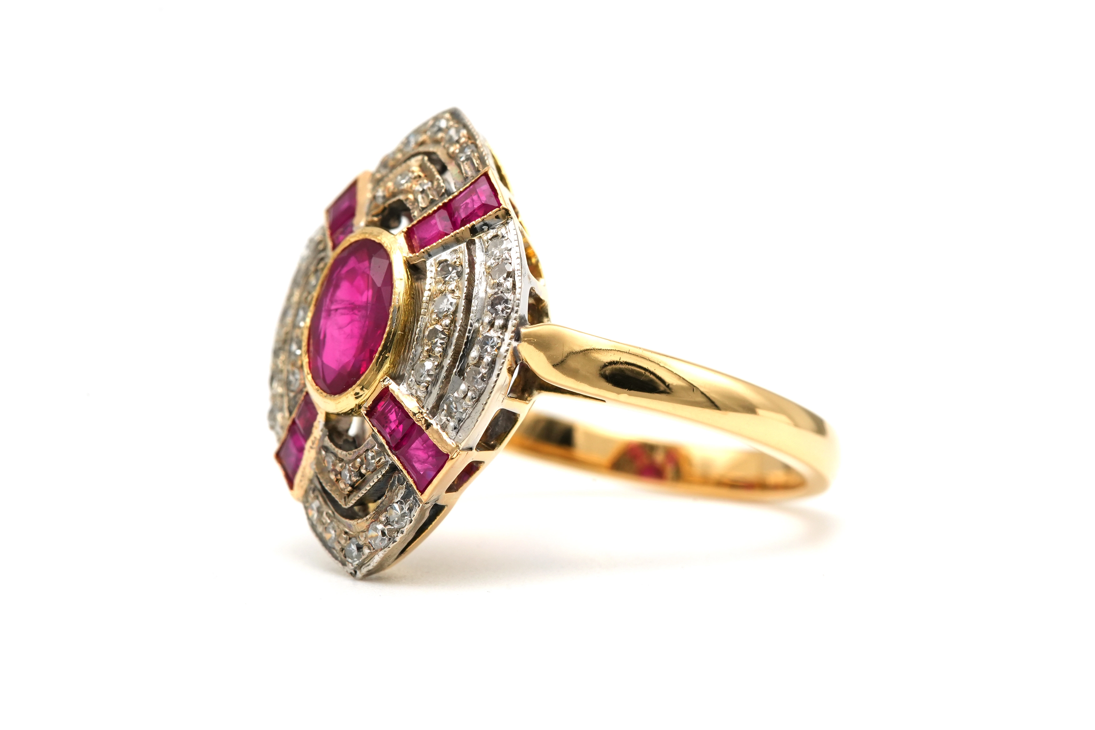 Bague Art Déco en or jaune 18 carats sertie de rubis et diamants taille "8/8" - - 2