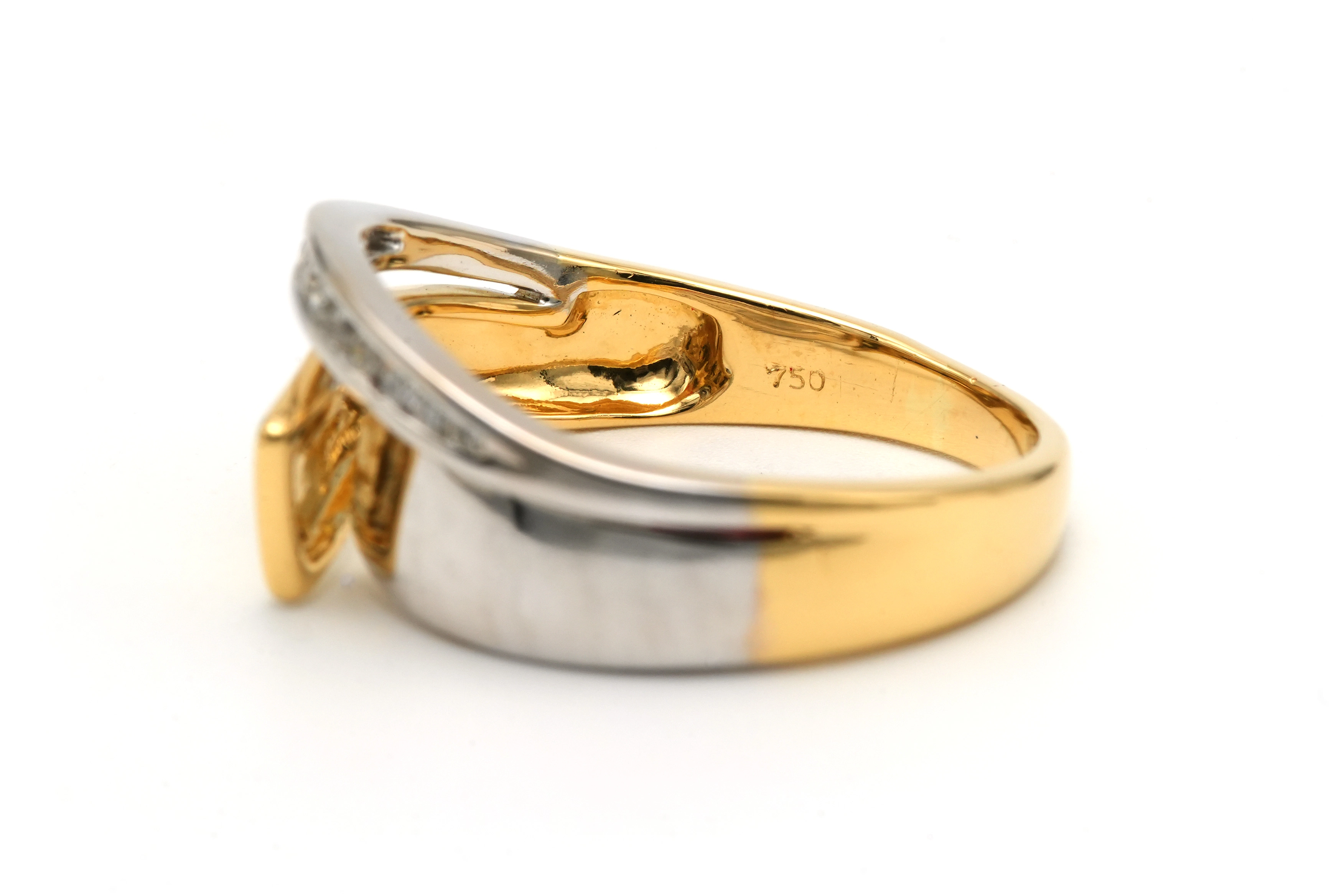 Bague contemporaine en or jaune et or blanc 18 carats sertie de diamants taille "brillant" (+-0.10ct) - 7