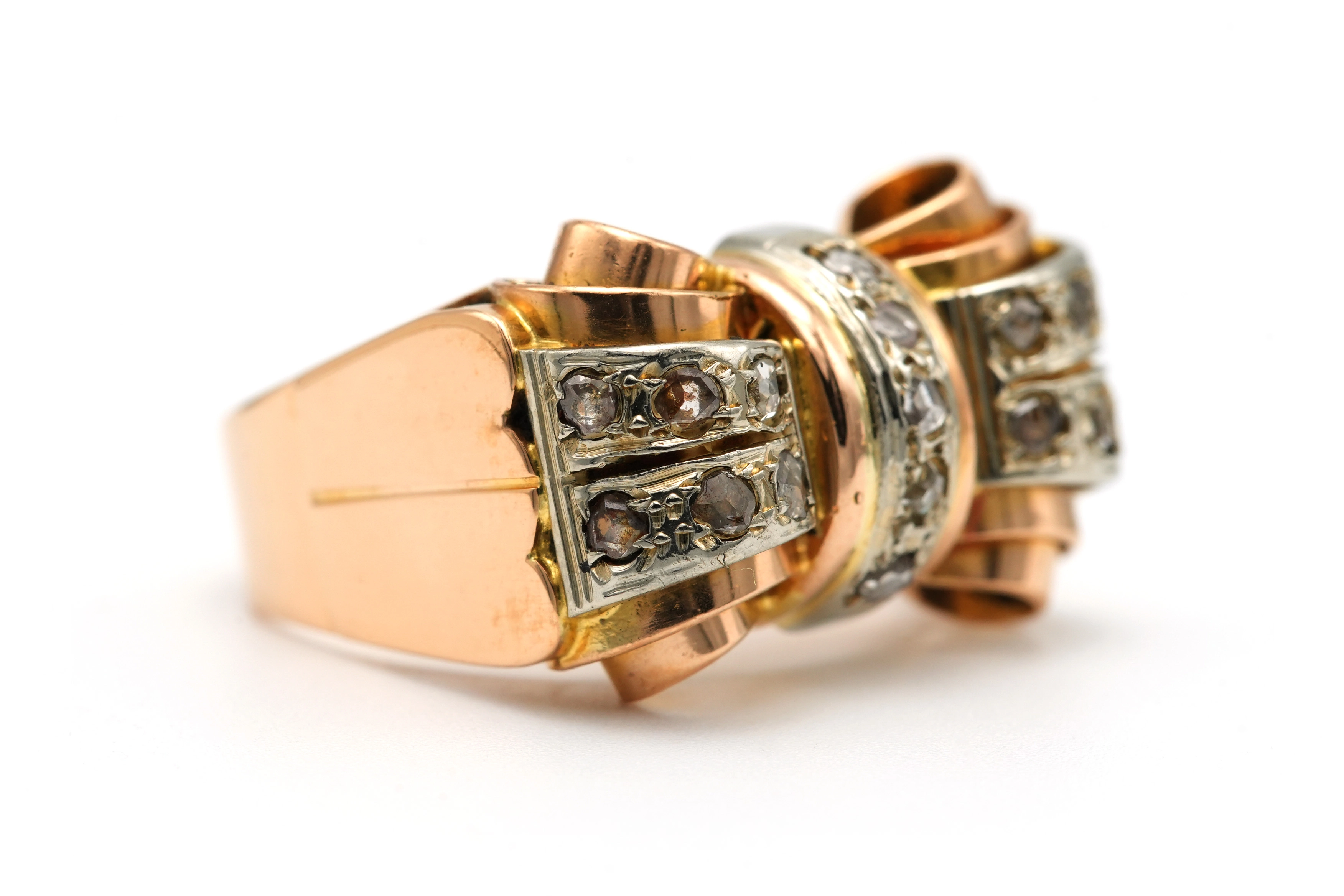 Bague Art Déco en or jaune 18 carats sertie de diamants taille "rose" - 4