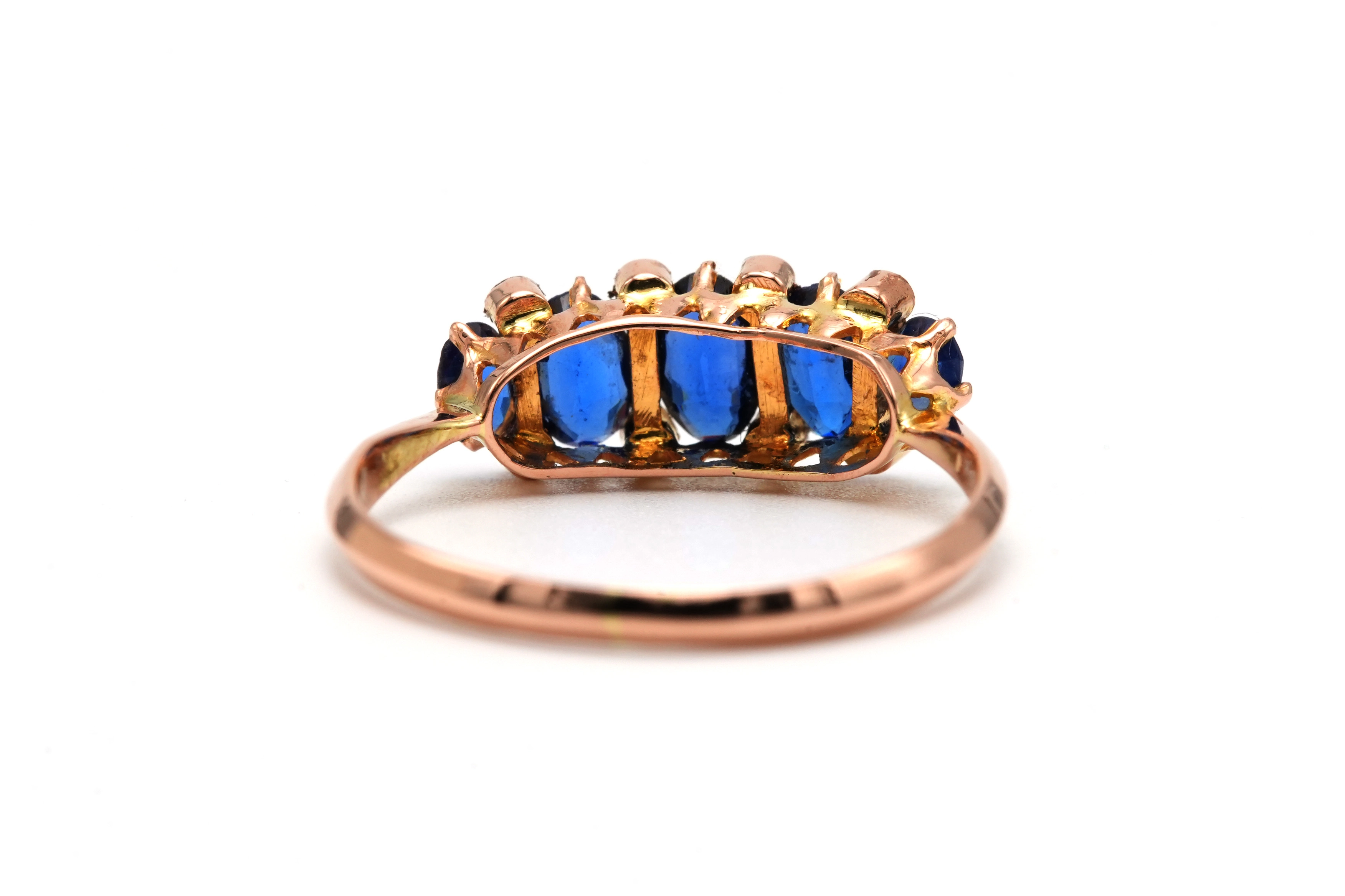 Bague Art Déco en or jaune 18 carats sertie de saphirs et de perles - 4