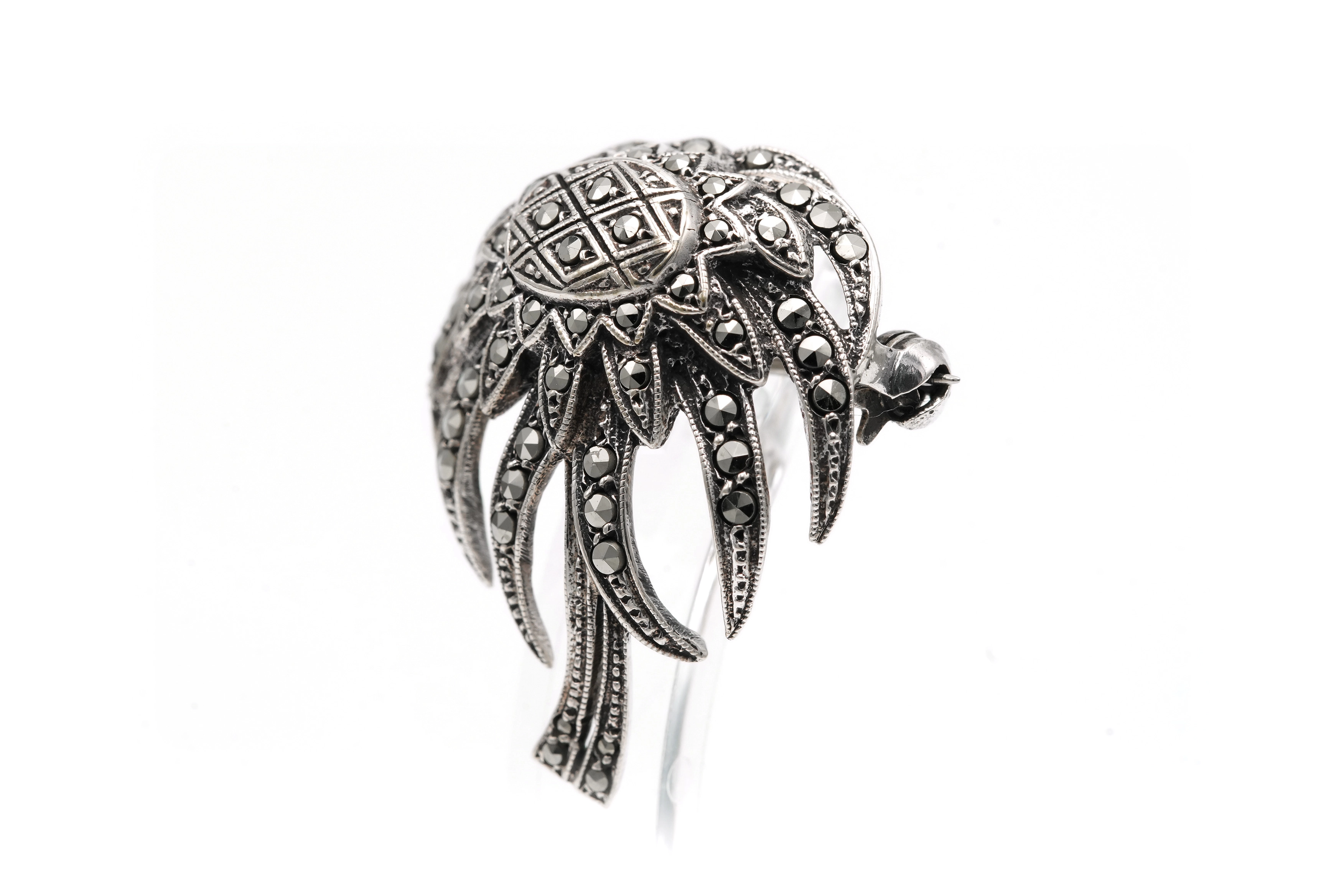 Broche Années 50 en argent sertie de marcassites - 5