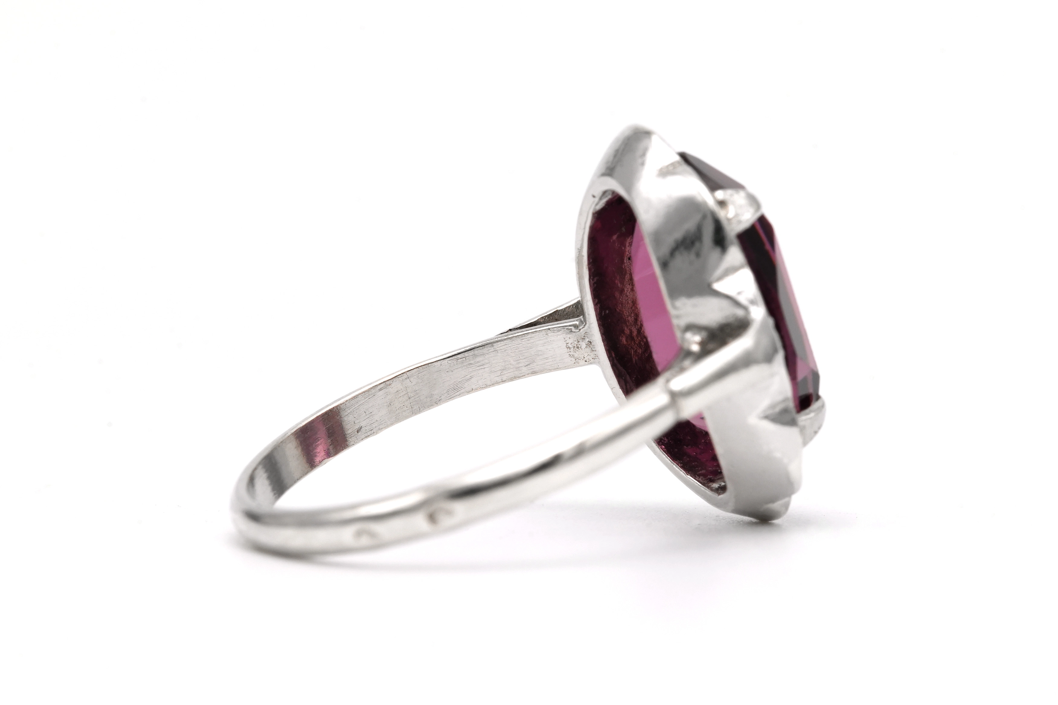 Bague Art Déco en argent sertie d'un saphir synthétique et de marcassites - 4