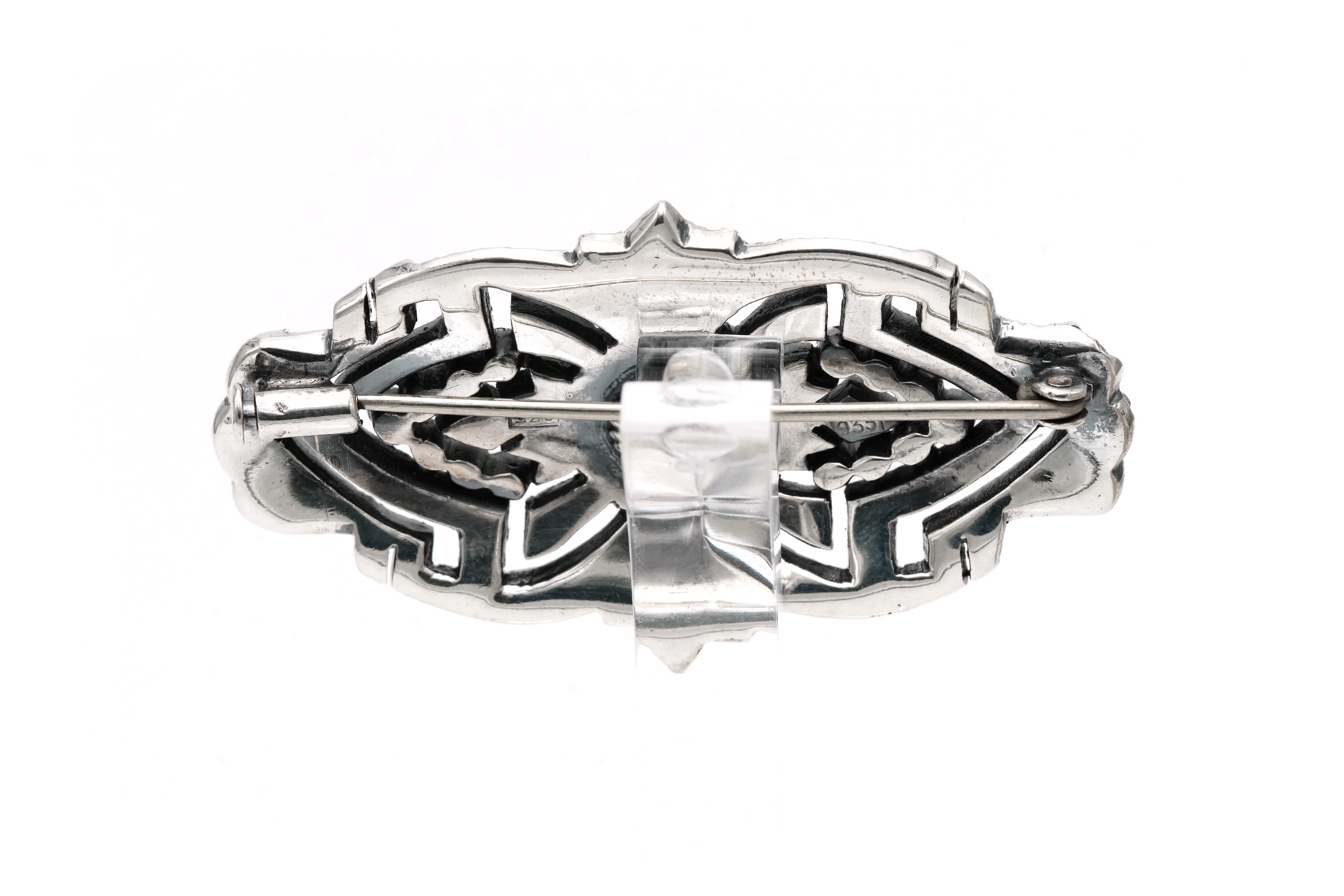 Broche Art Déco en argent 935 sertie d'une perle et de marcassites