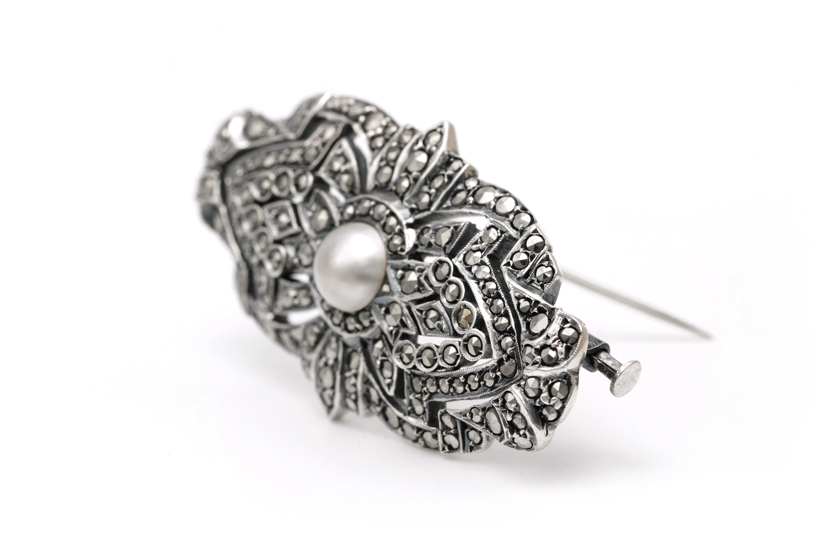 Broche Art Déco en argent 935 sertie d'une perle et de marcassites - - 5