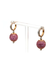Boucles d'oreilles contemporaines en or rose 18 carats serties de saphirs roses et de diamants "taille" brillant (+-0.34ct) - 3
