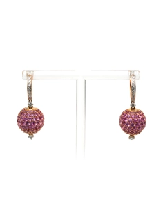 Boucles d'oreilles contemporaines en or rose 18 carats serties de saphirs roses et de diamants "taille" brillant (+-0.34ct) - 2